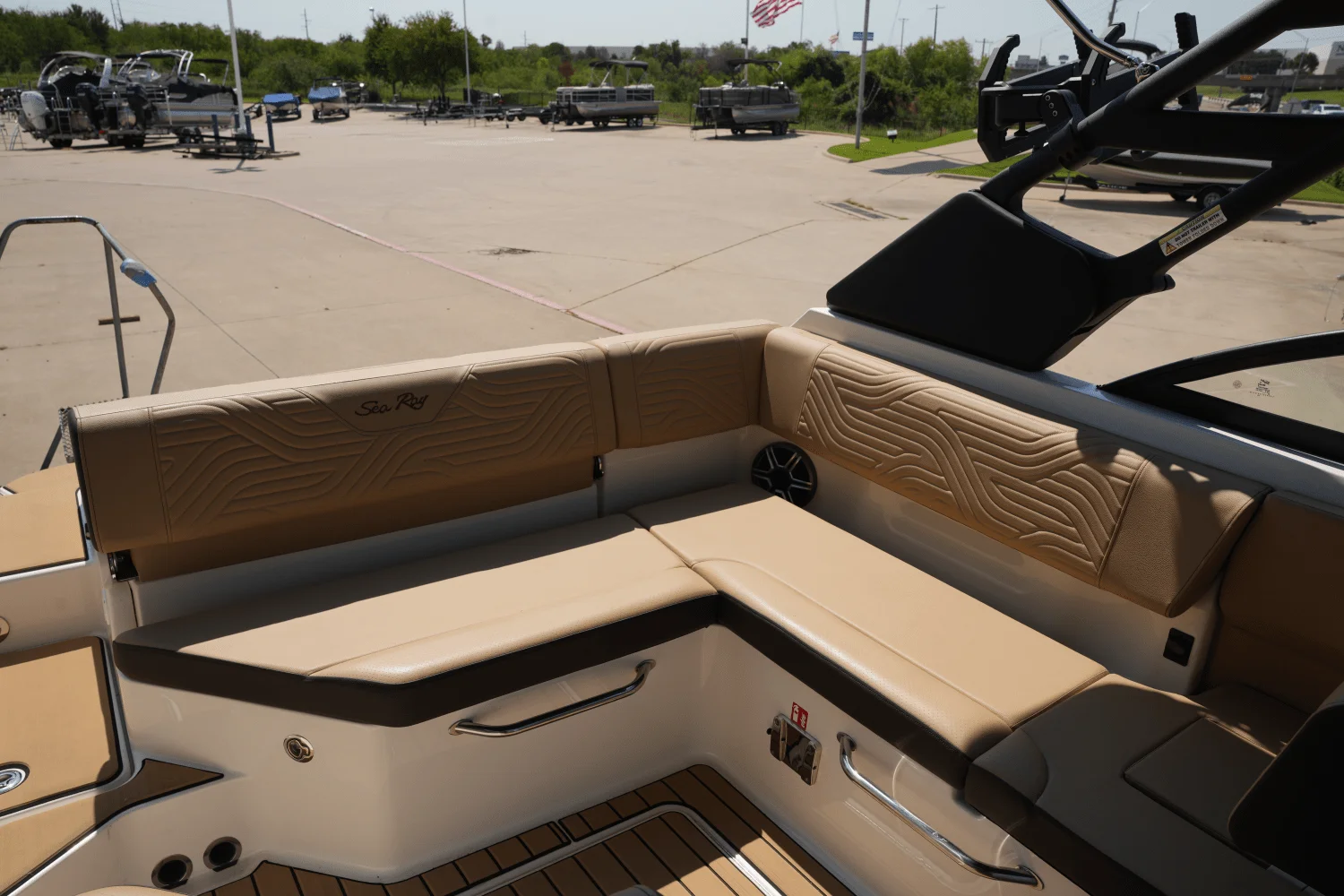 2026 Sea Ray SDX 230 Surf Image Thumbnail #8