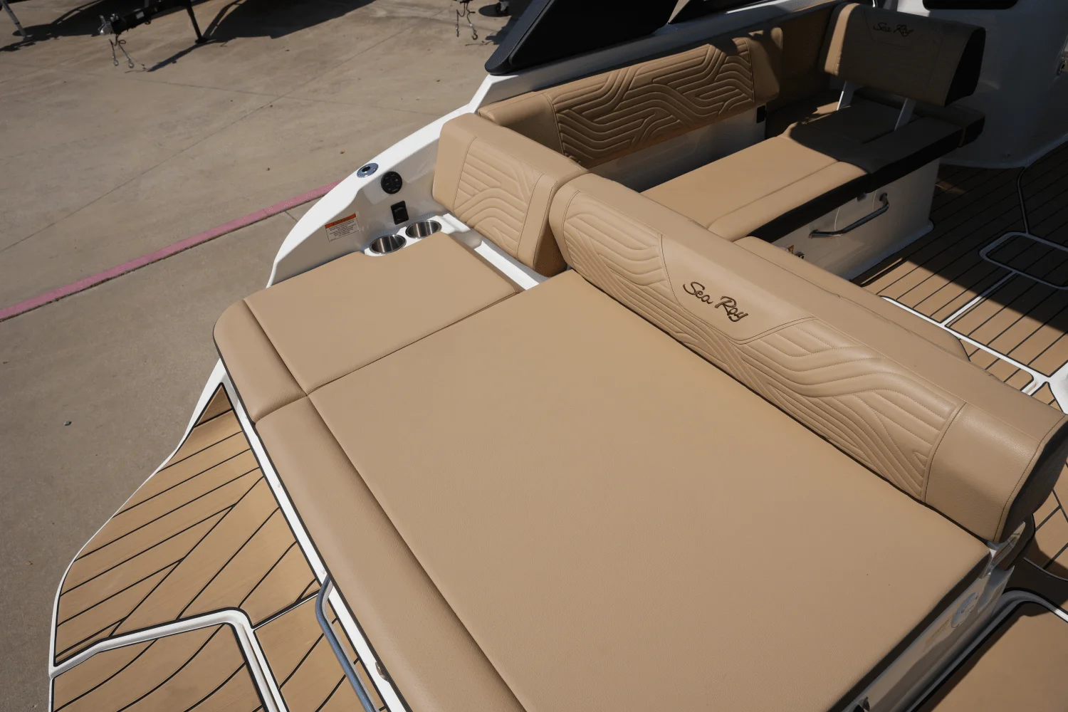 2026 Sea Ray SDX 230 Surf Image Thumbnail #4