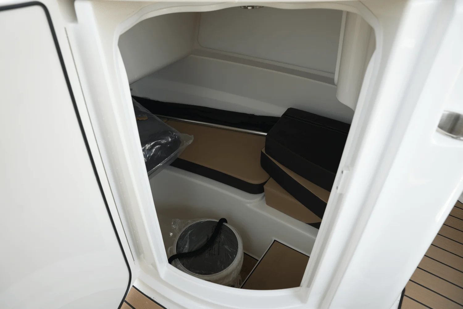 2026 Sea Ray SDX 230 Surf Image Thumbnail #16