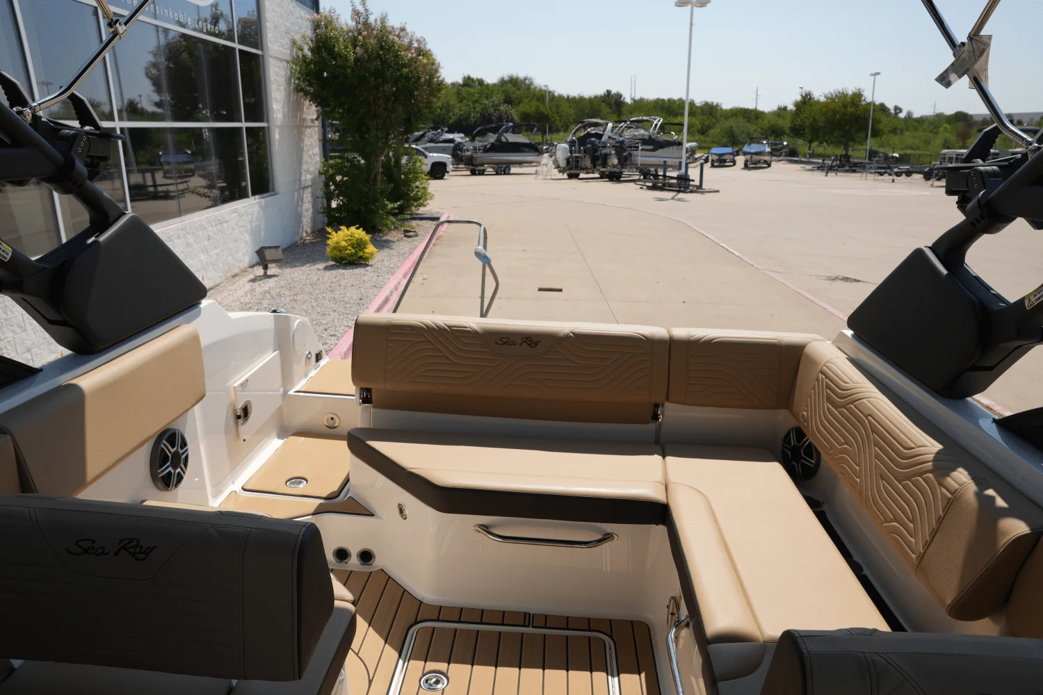 2026 Sea Ray SDX 230 Surf Image Thumbnail #7