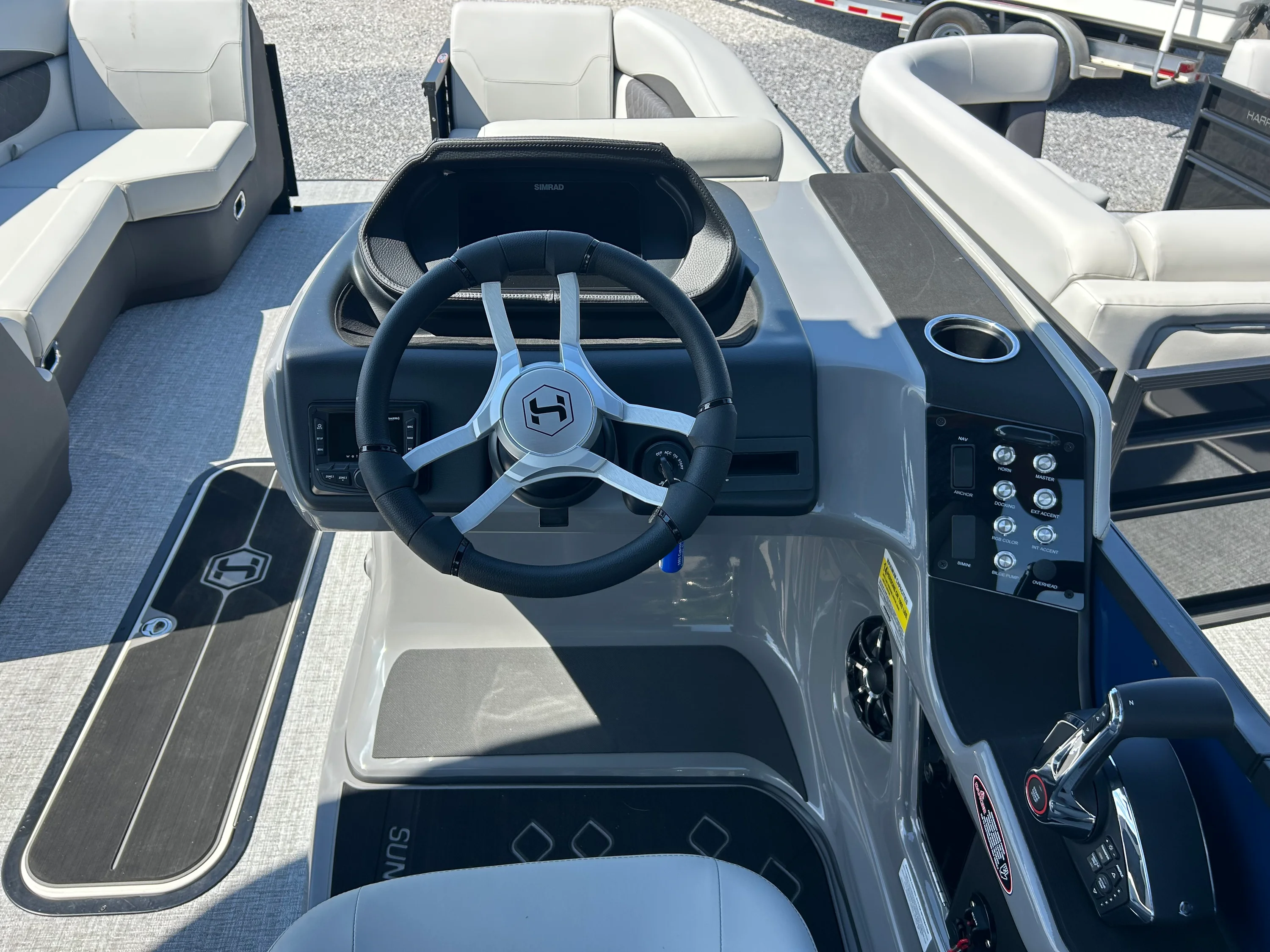 2026 Harris Sunliner 230 Image Thumbnail #15