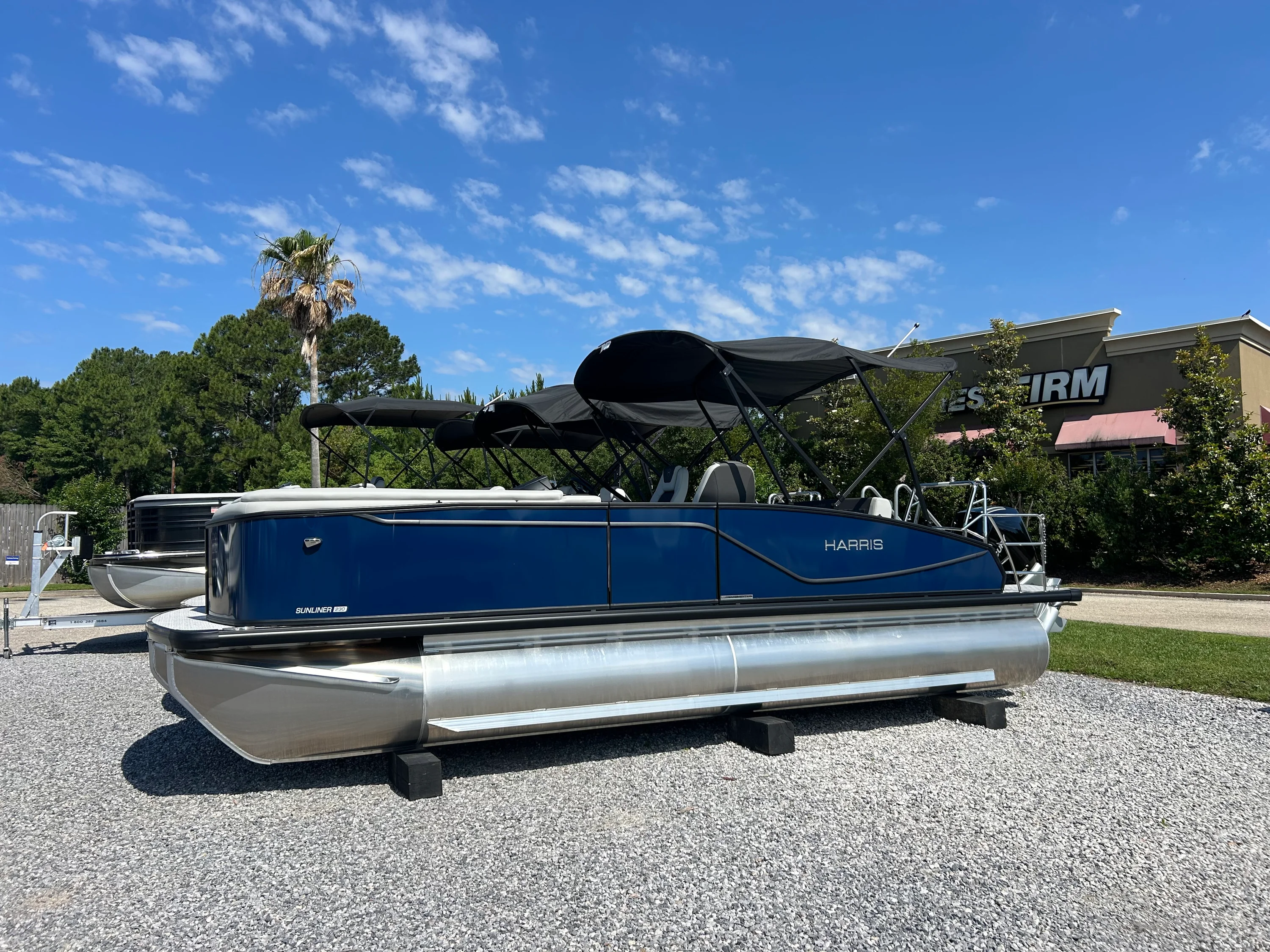 2026 Harris Sunliner 230 Image Thumbnail #2