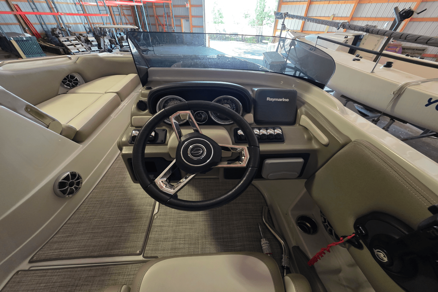 2021 Crownline E 205 XS Image Thumbnail #5