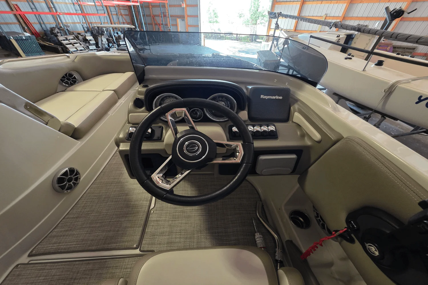 2021 Crownline E 205 XS Image Thumbnail #5