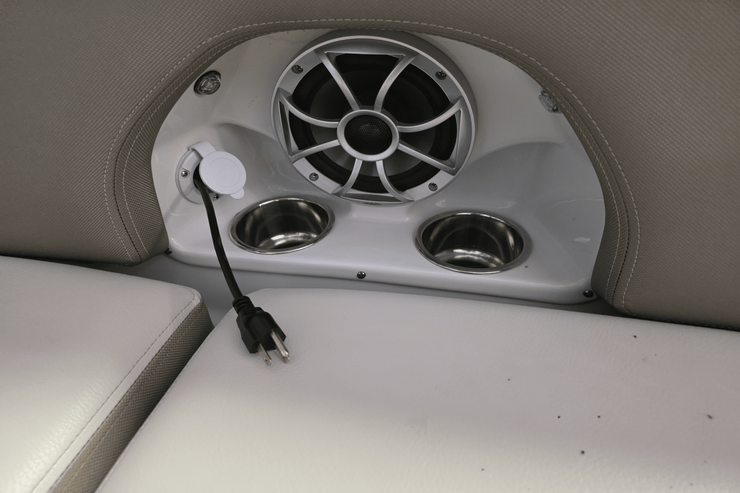 2021 Crownline E 205 XS Image Thumbnail #16