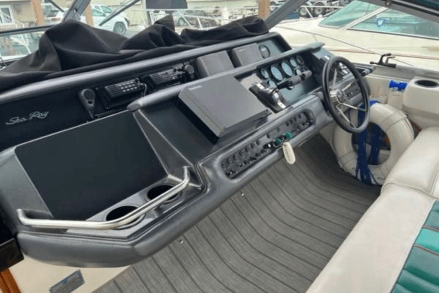 1993 Sea Ray 330 SUNDANCER Image Thumbnail #2