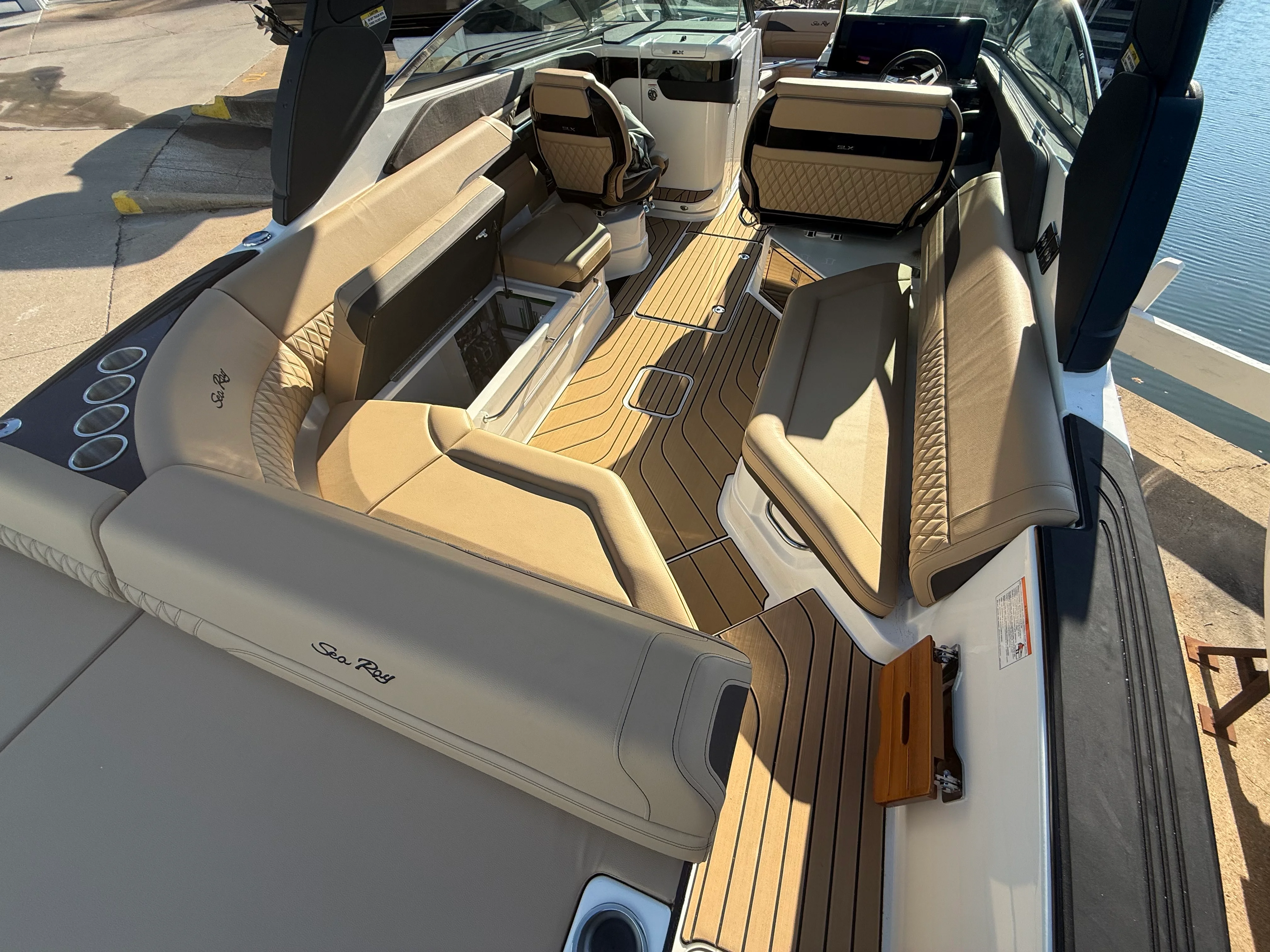 2026 Sea Ray SLX 280 Image Thumbnail #14