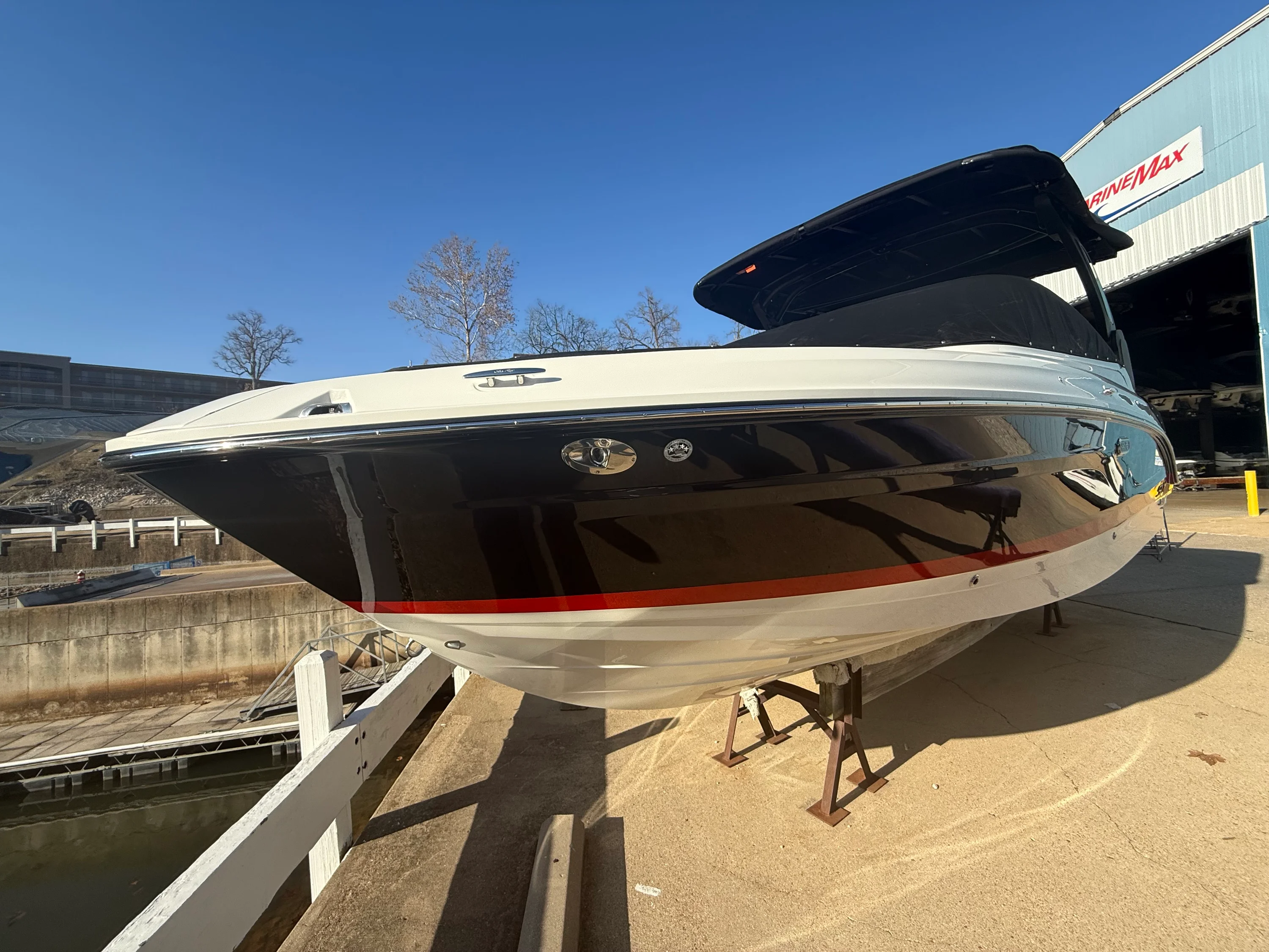 2026 Sea Ray SLX 280 Image Thumbnail #2