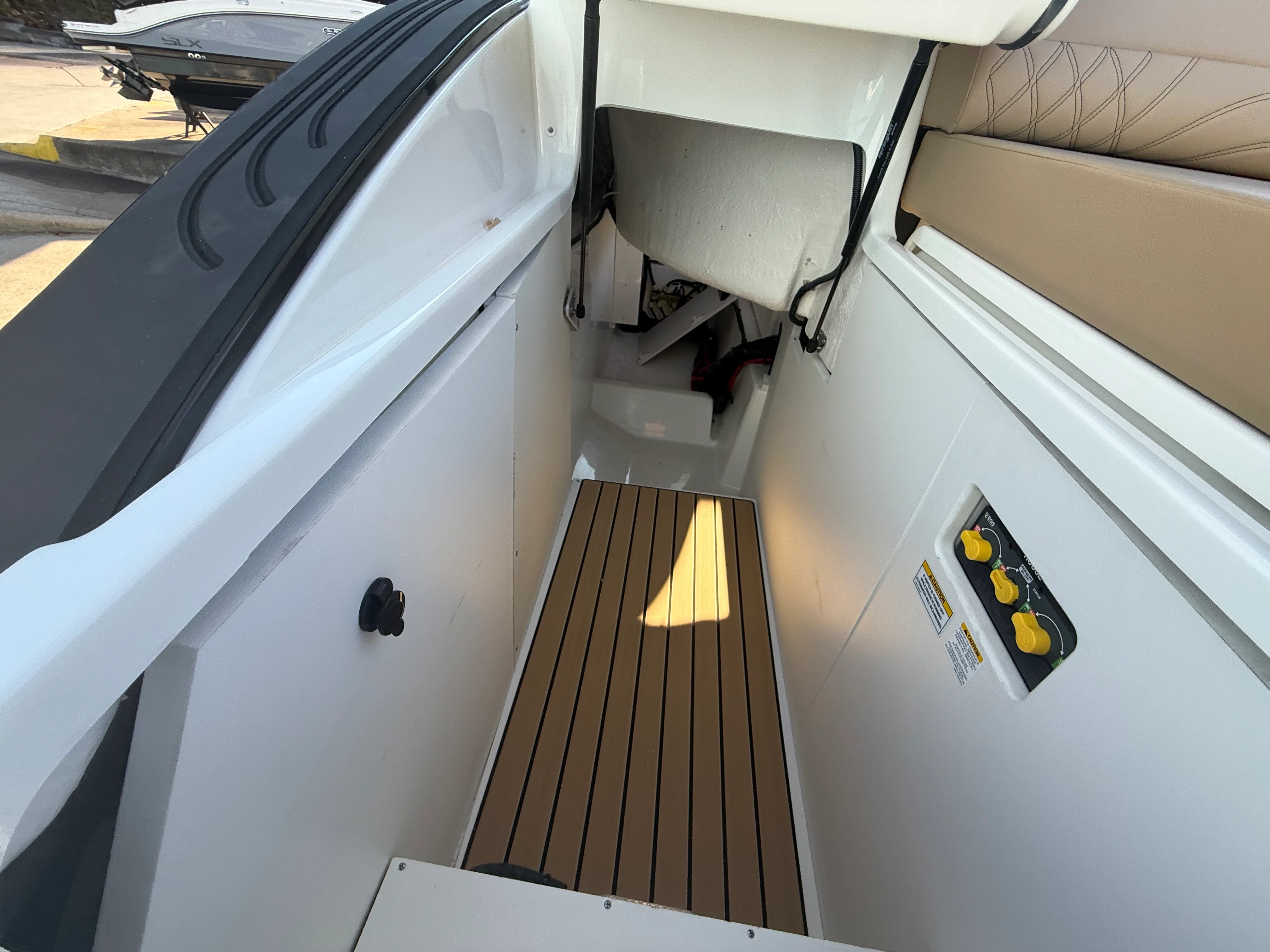 2026 Sea Ray SLX 280 Image Thumbnail #17