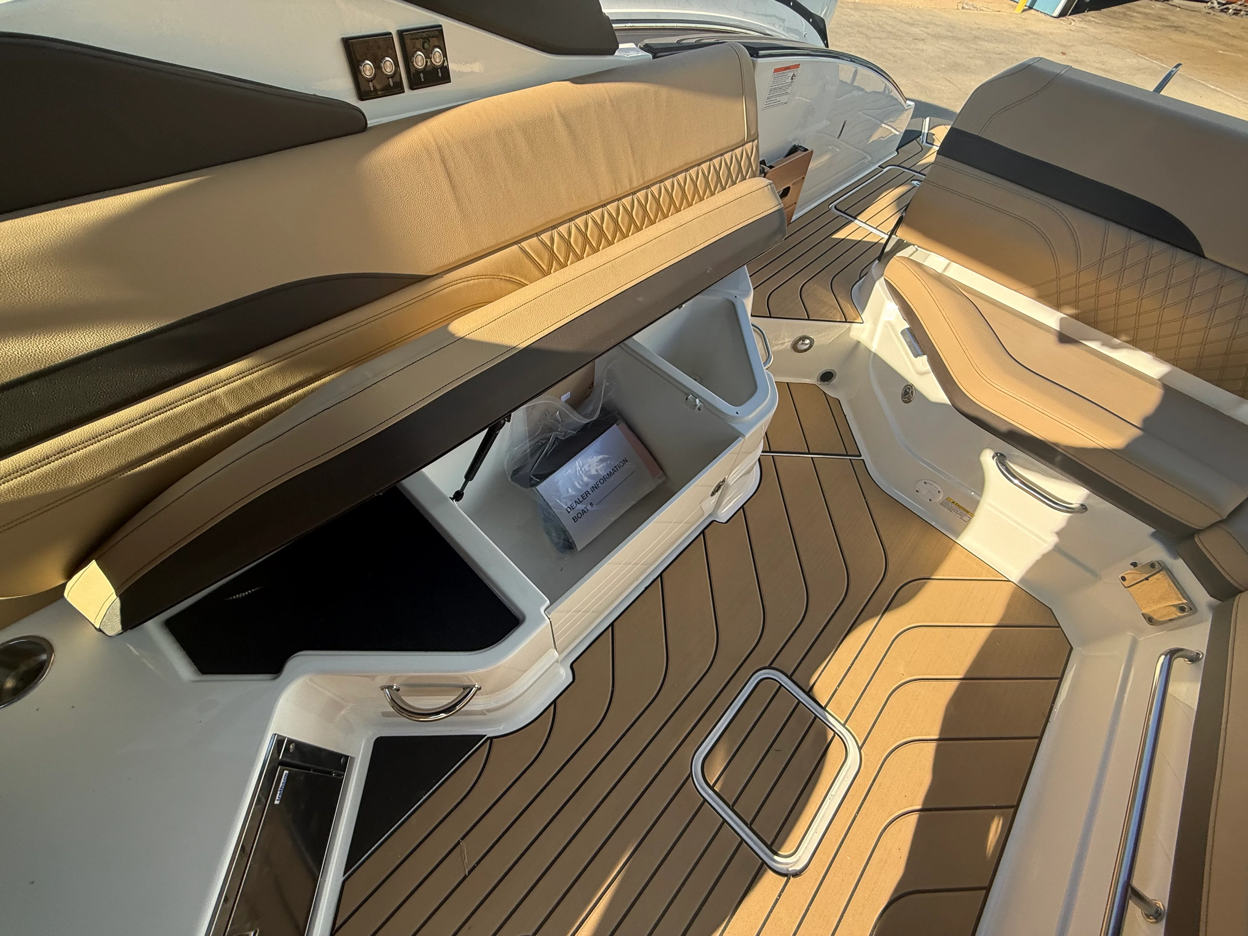 2026 Sea Ray SLX 280 Image Thumbnail #19