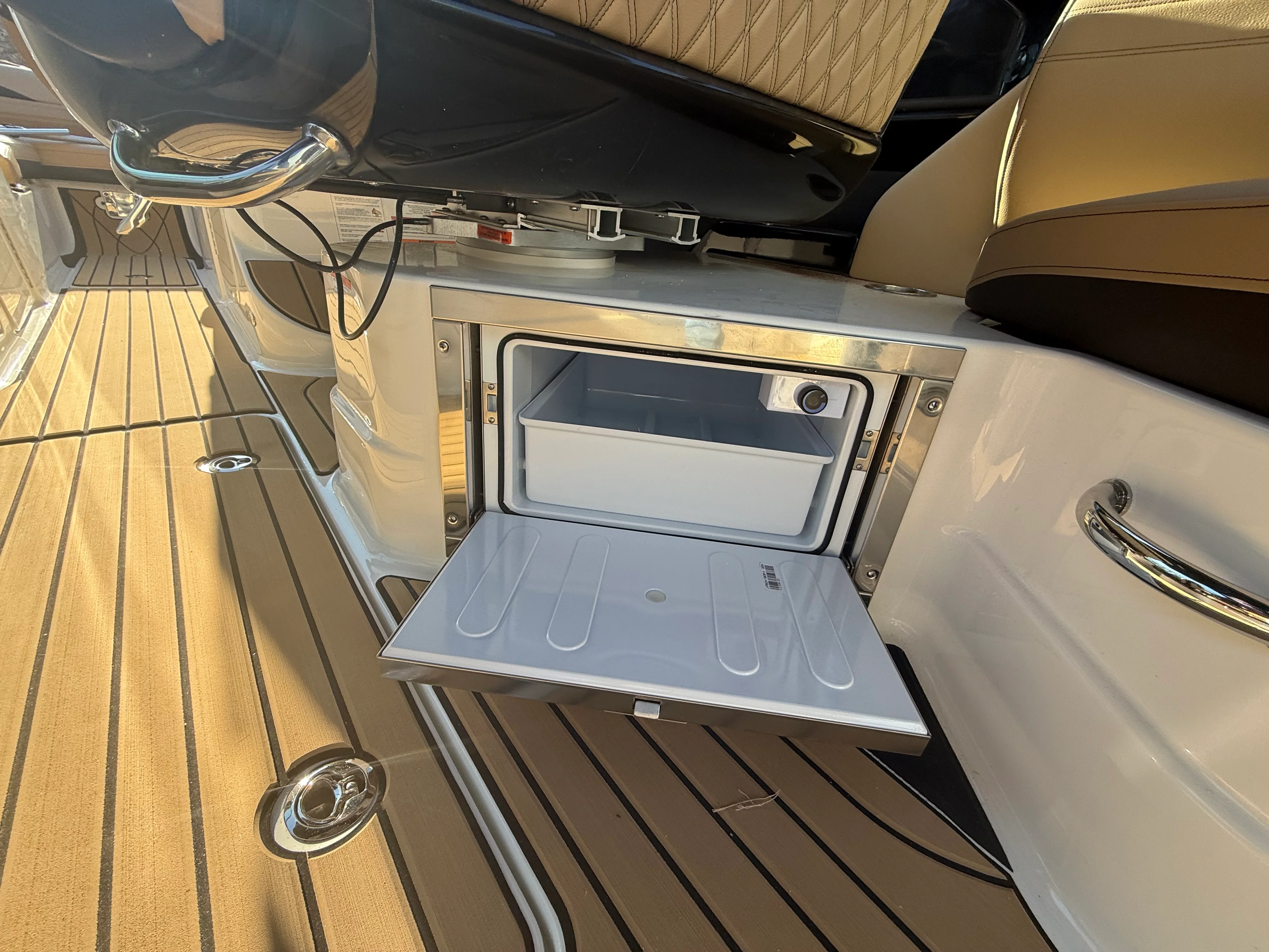 2026 Sea Ray SLX 280 Image Thumbnail #16