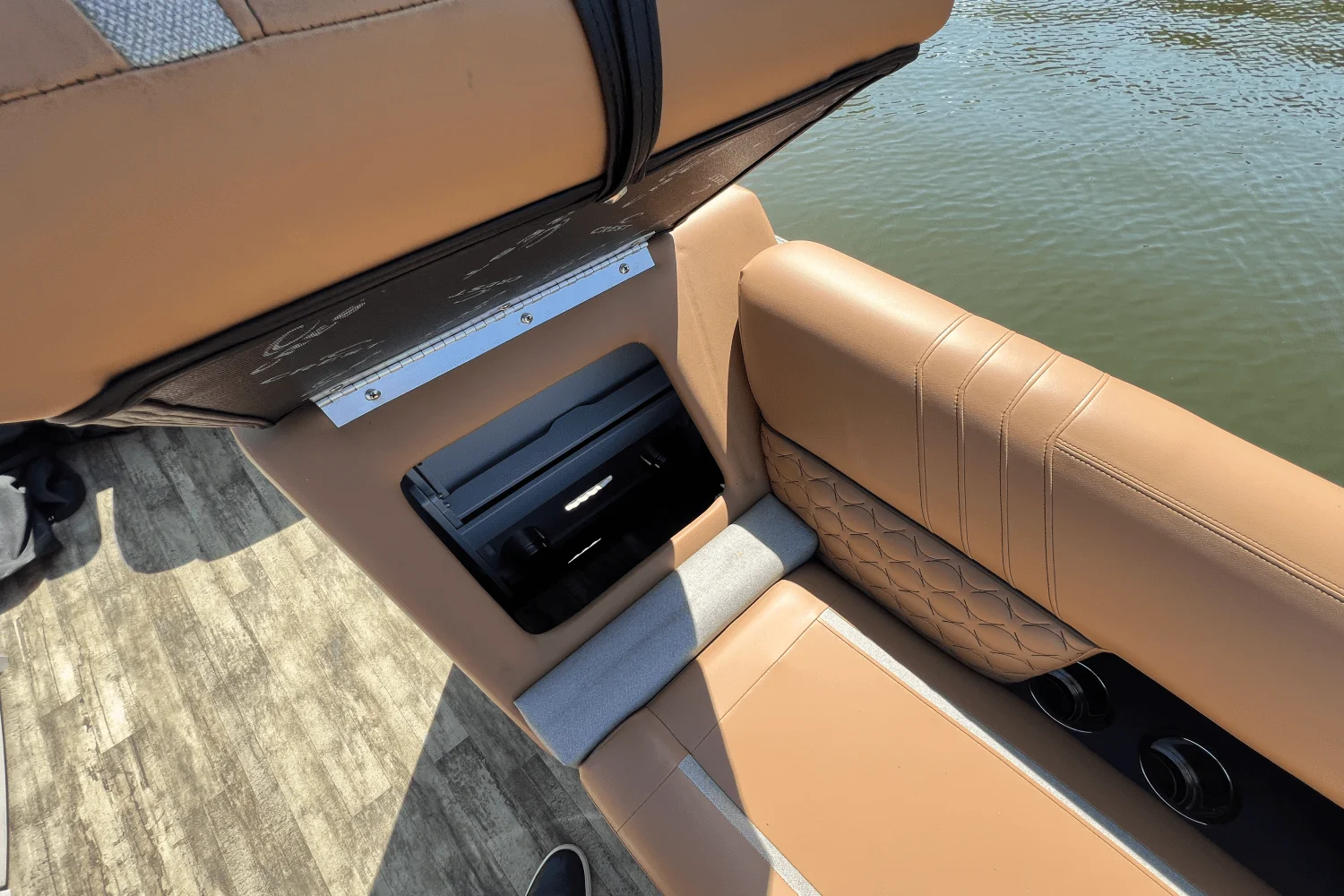 2023 Crest 250 CARRIBEAN Image Thumbnail #17