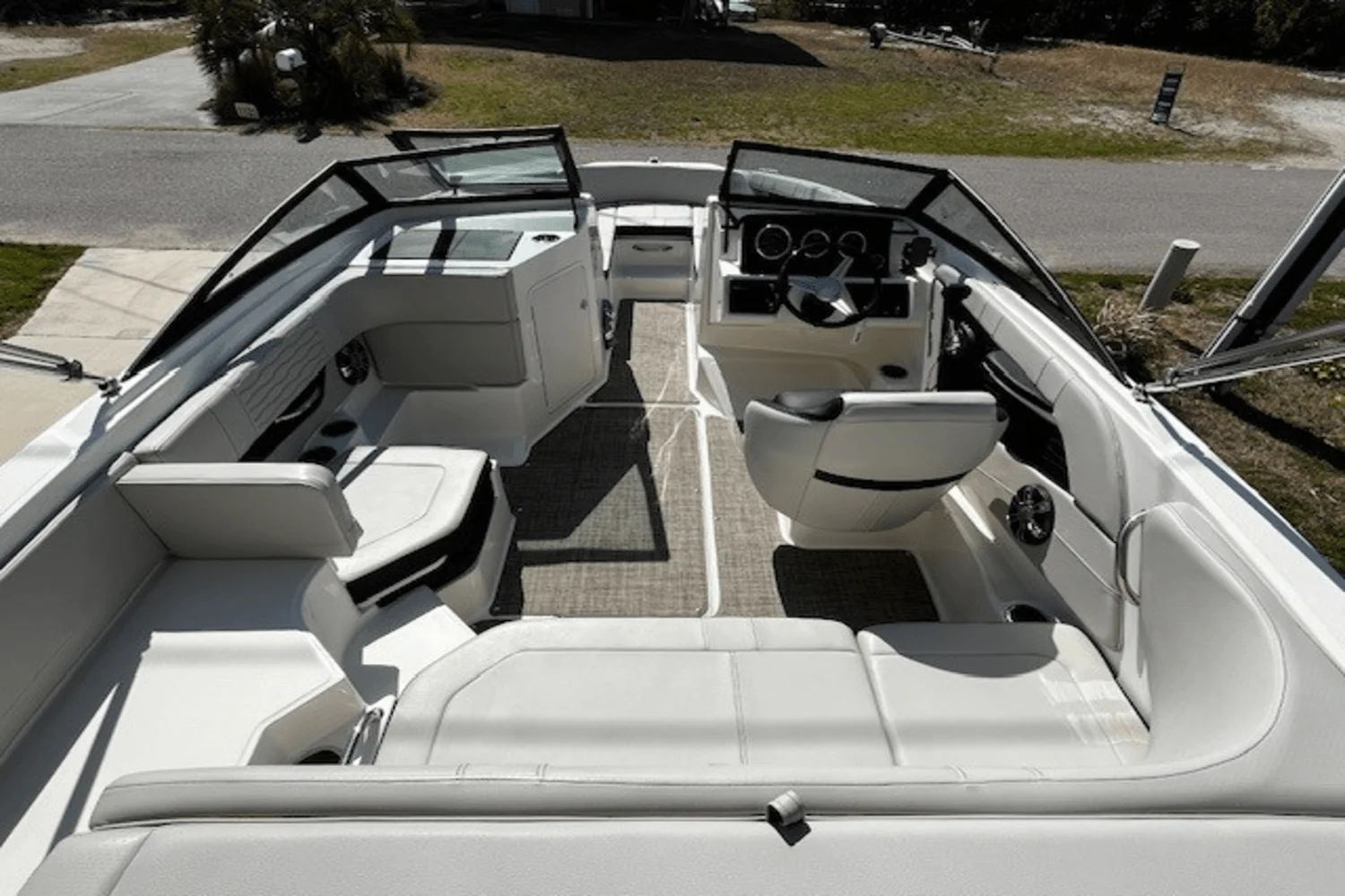 2021 Sea Ray 190 SPX OUTBOARD Image Thumbnail #1