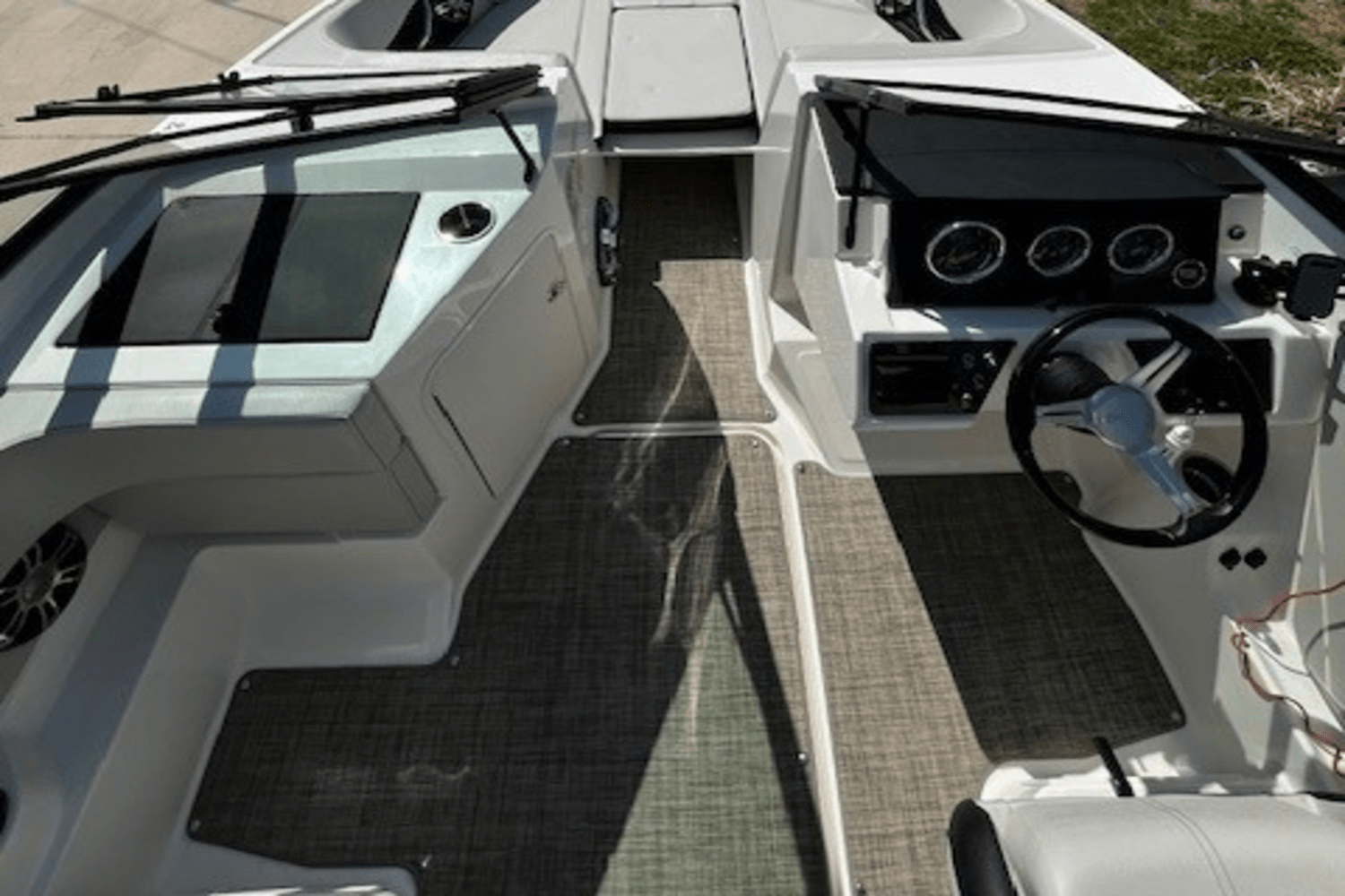 2021 Sea Ray 190 SPX OUTBOARD Image Thumbnail #3