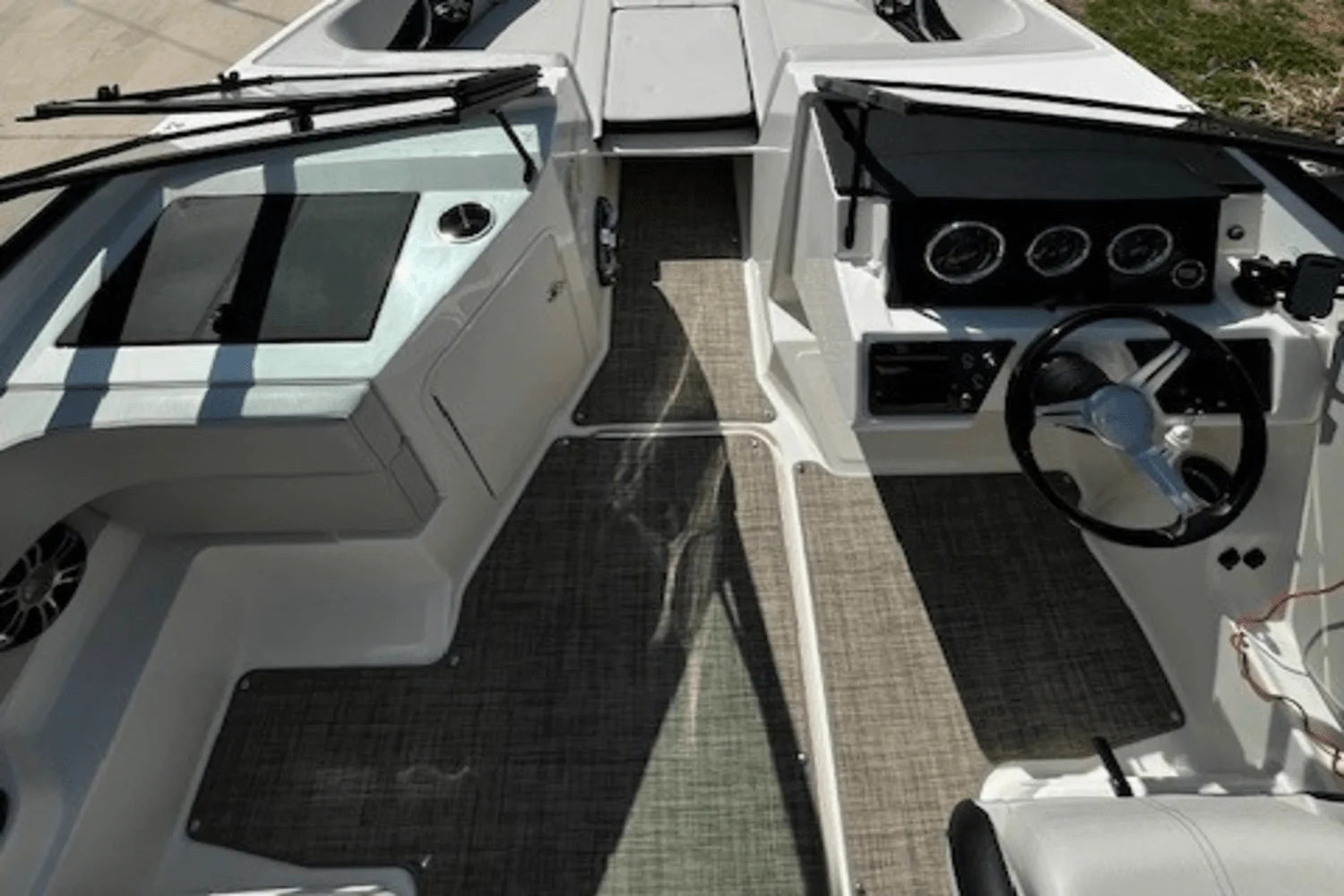 2021 Sea Ray 190 SPX OUTBOARD Image Thumbnail #3