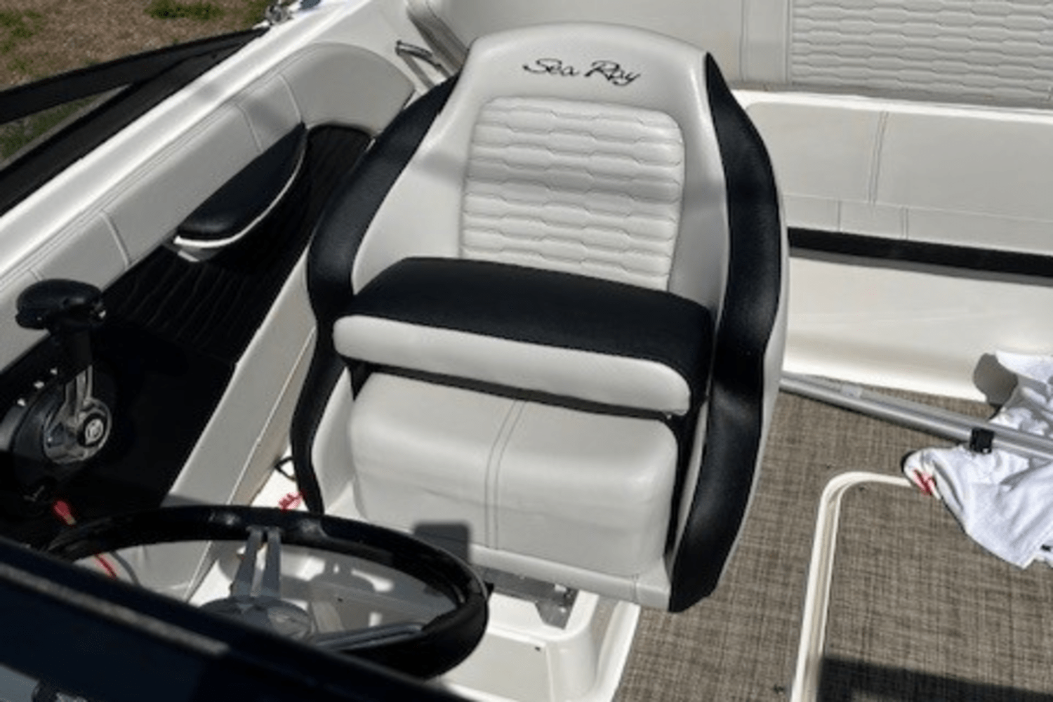 2021 Sea Ray 190 SPX OUTBOARD Image Thumbnail #10