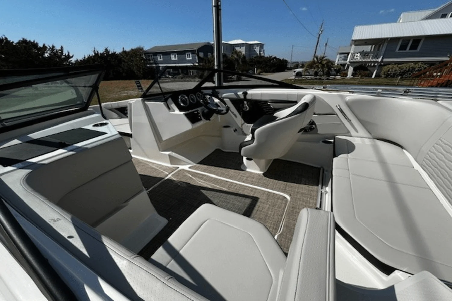 2021 Sea Ray 190 SPX OUTBOARD Image Thumbnail #2