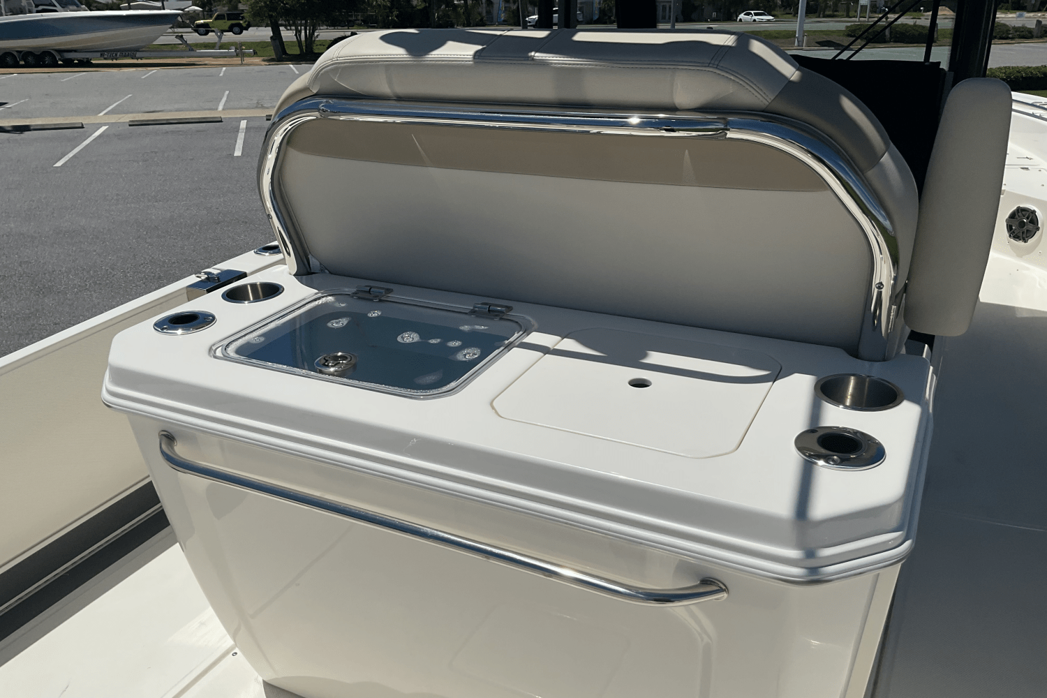 2024 Boston Whaler 28 DAUNTLESS Image Thumbnail #13