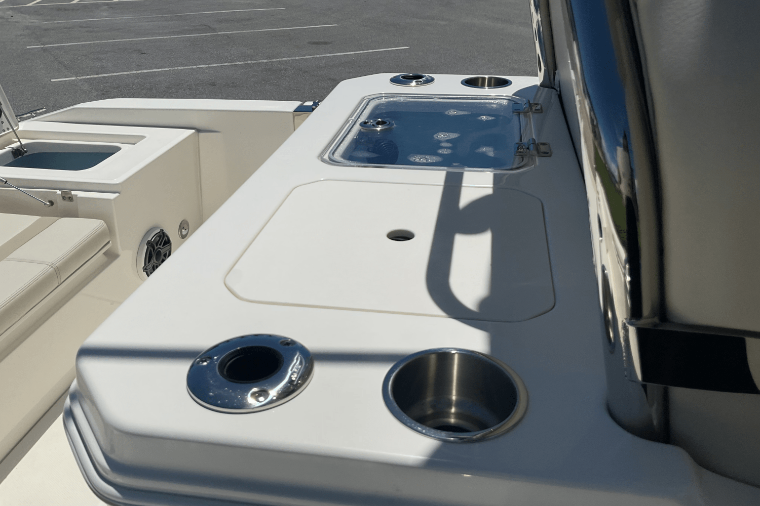 2024 Boston Whaler 28 DAUNTLESS Image Thumbnail #12