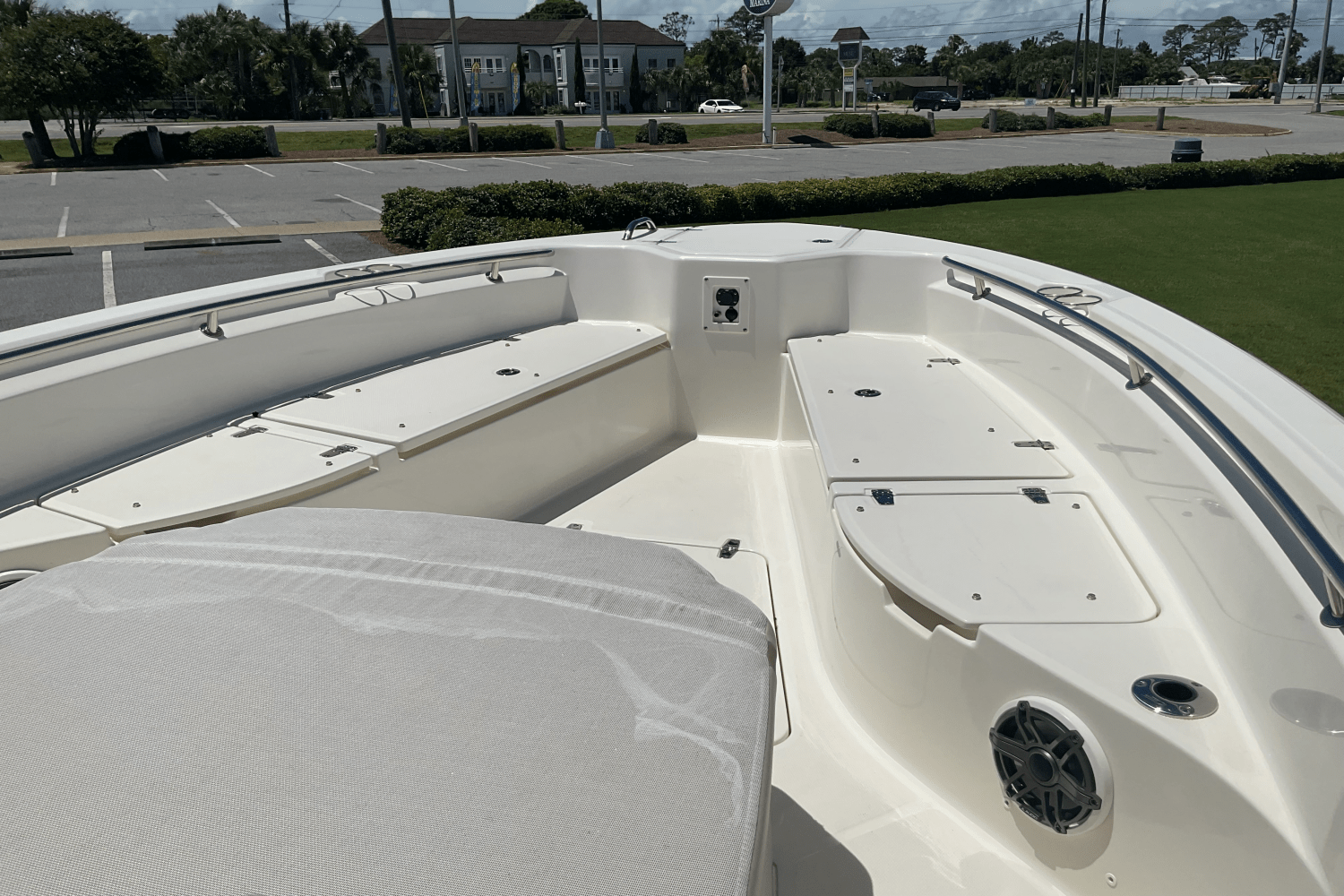 2024 Boston Whaler 28 DAUNTLESS Image Thumbnail #19