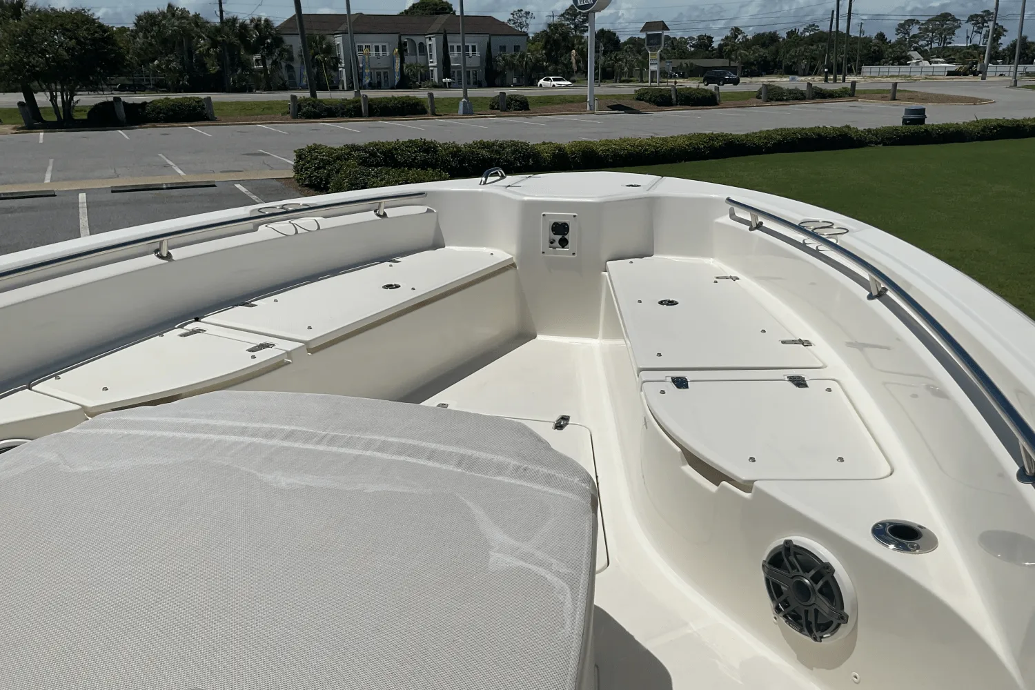2024 Boston Whaler 28 DAUNTLESS Image Thumbnail #19