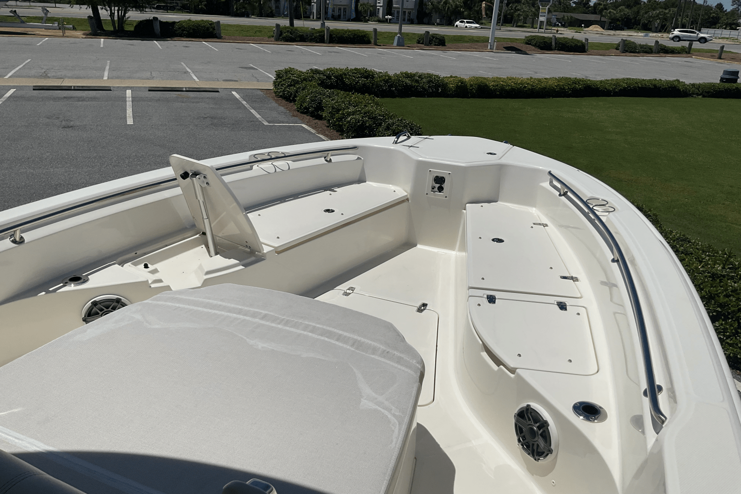 2024 Boston Whaler 28 DAUNTLESS Image Thumbnail #20