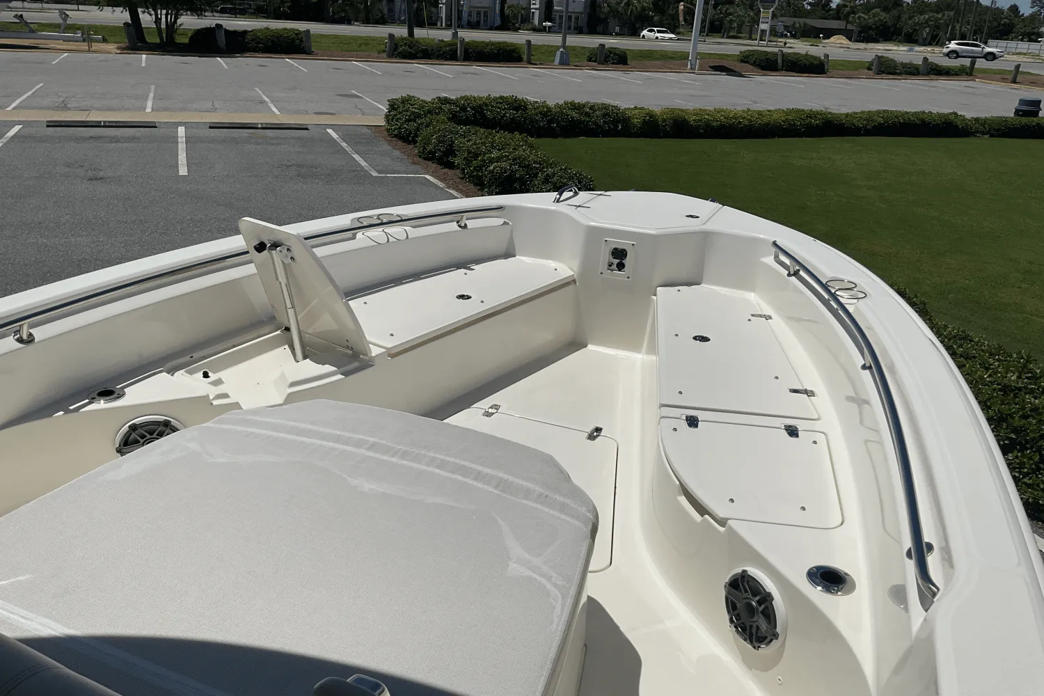 2024 Boston Whaler 28 DAUNTLESS Image Thumbnail #20