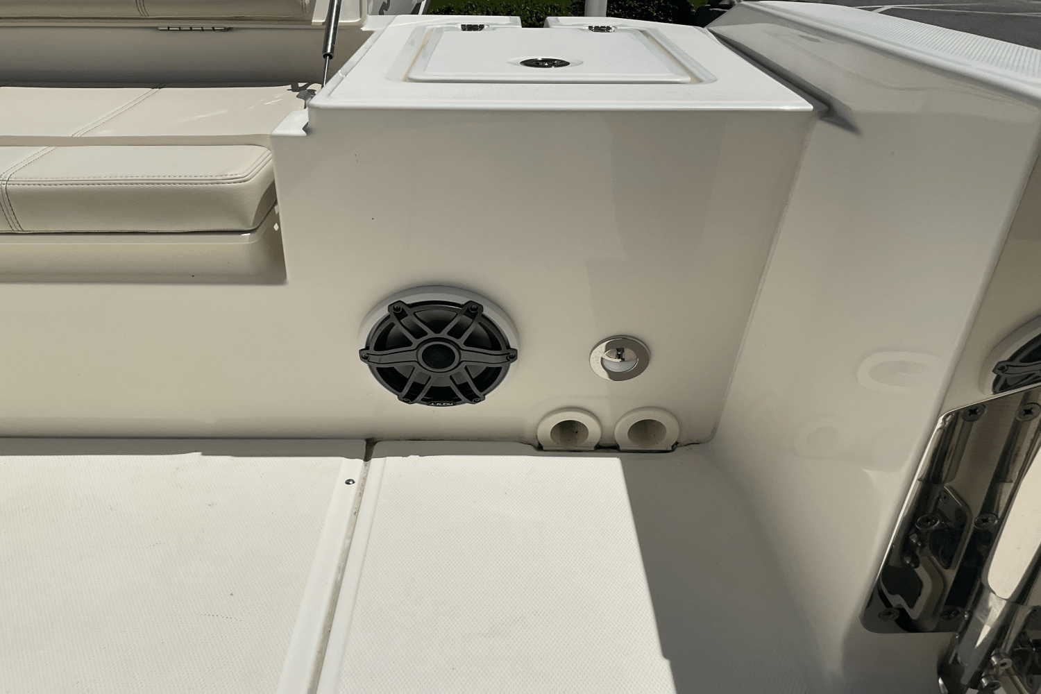 2024 Boston Whaler 28 DAUNTLESS Image Thumbnail #16