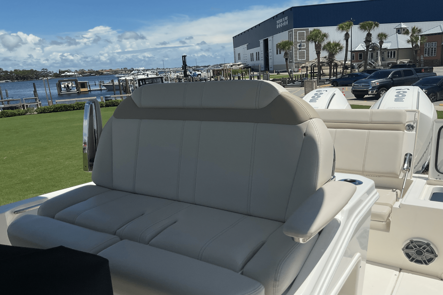 2024 Boston Whaler 28 DAUNTLESS Image Thumbnail #24