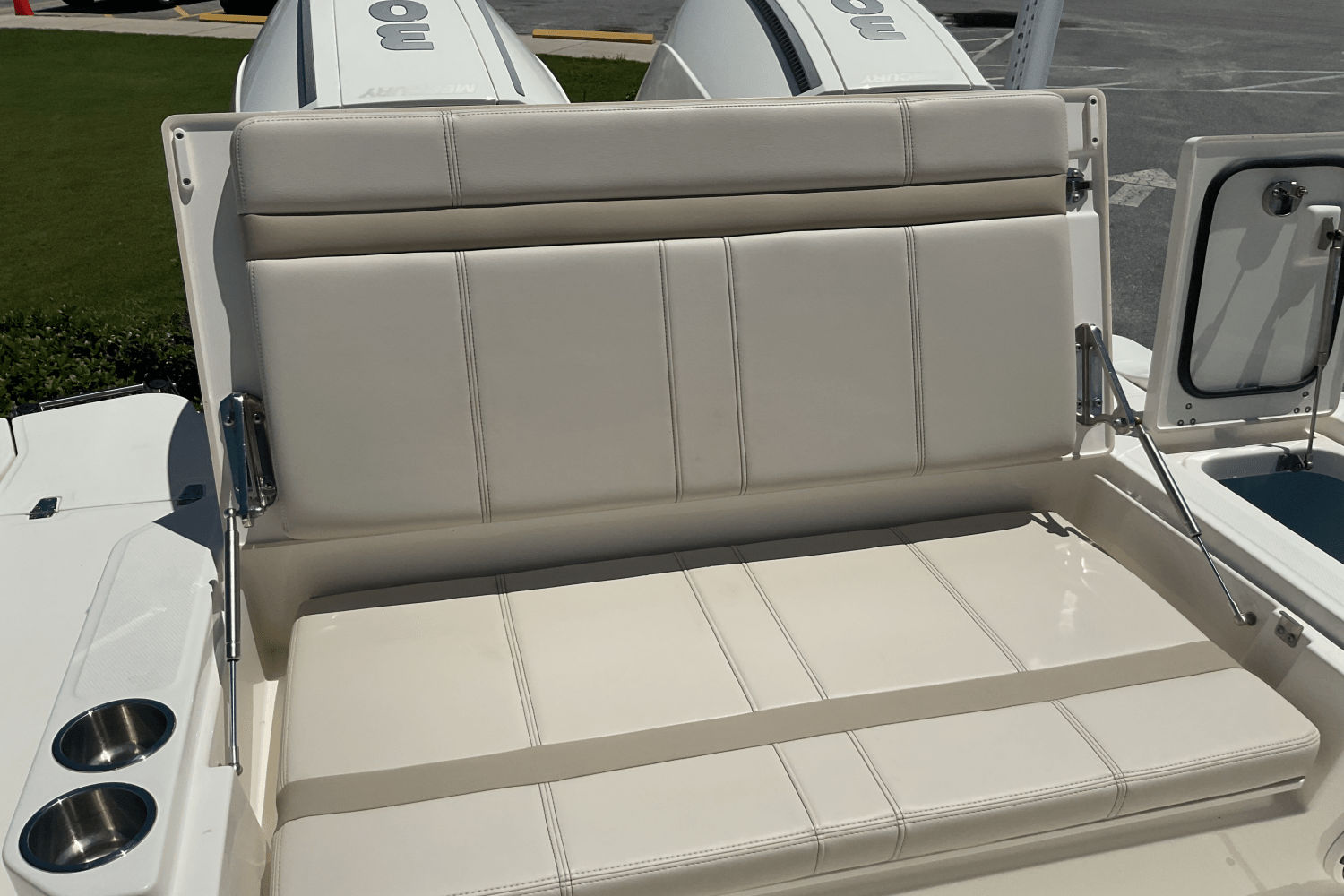 2024 Boston Whaler 28 DAUNTLESS Image Thumbnail #14