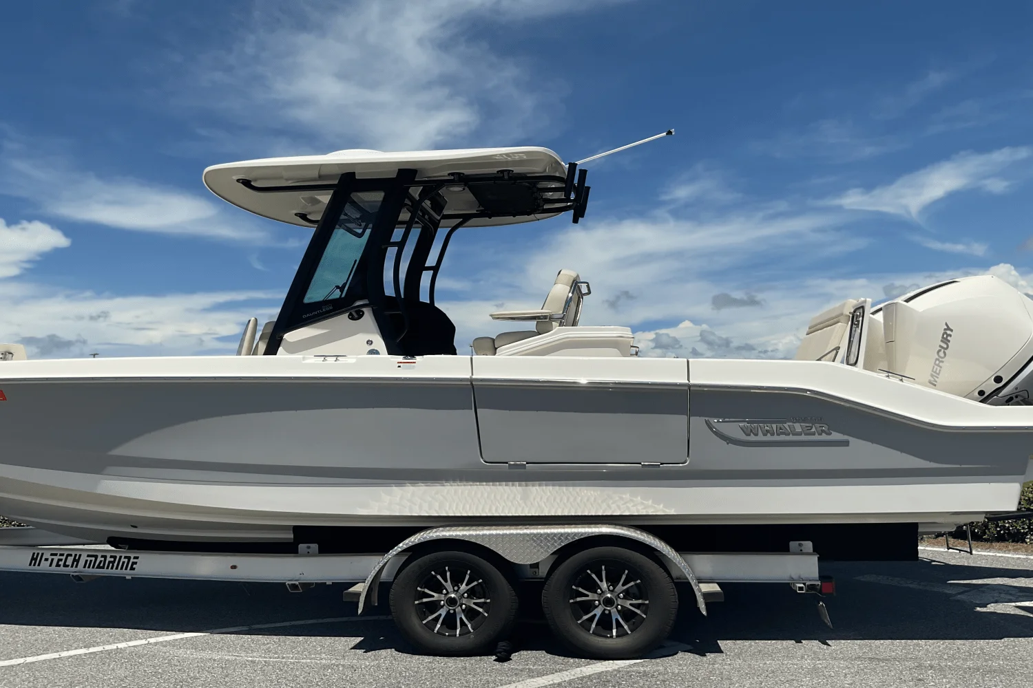 2024 Boston Whaler 28 DAUNTLESS Image Thumbnail #3