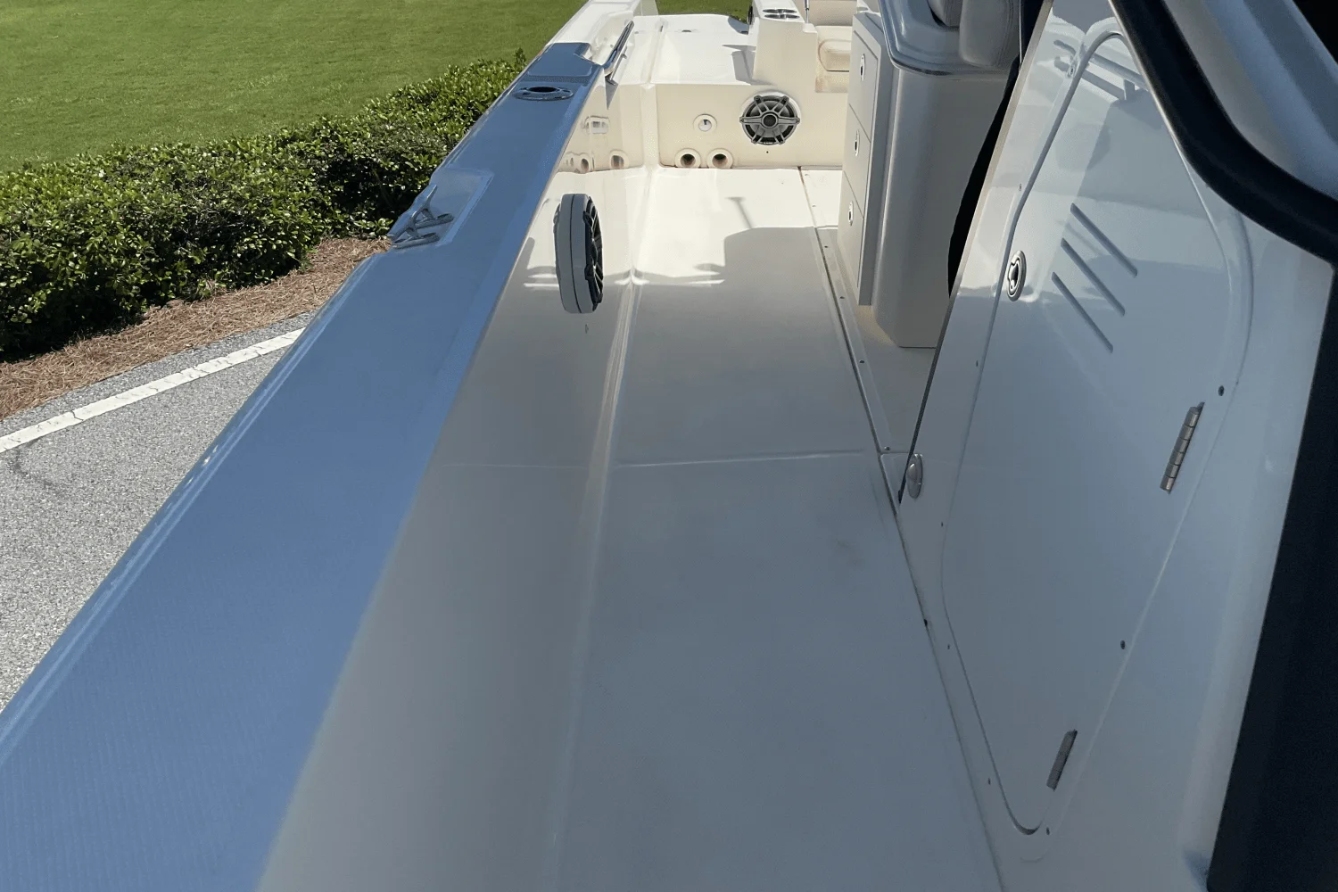 2024 Boston Whaler 28 DAUNTLESS Image Thumbnail #26