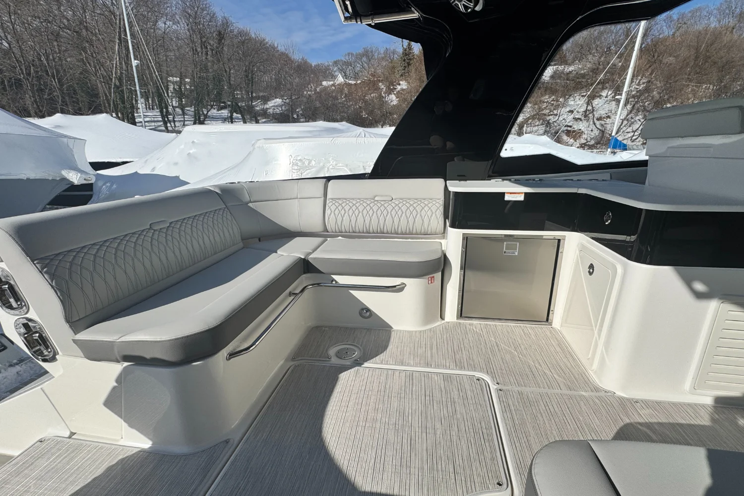 2026 Sea Ray Sundancer 370 Outboard Image Thumbnail #7