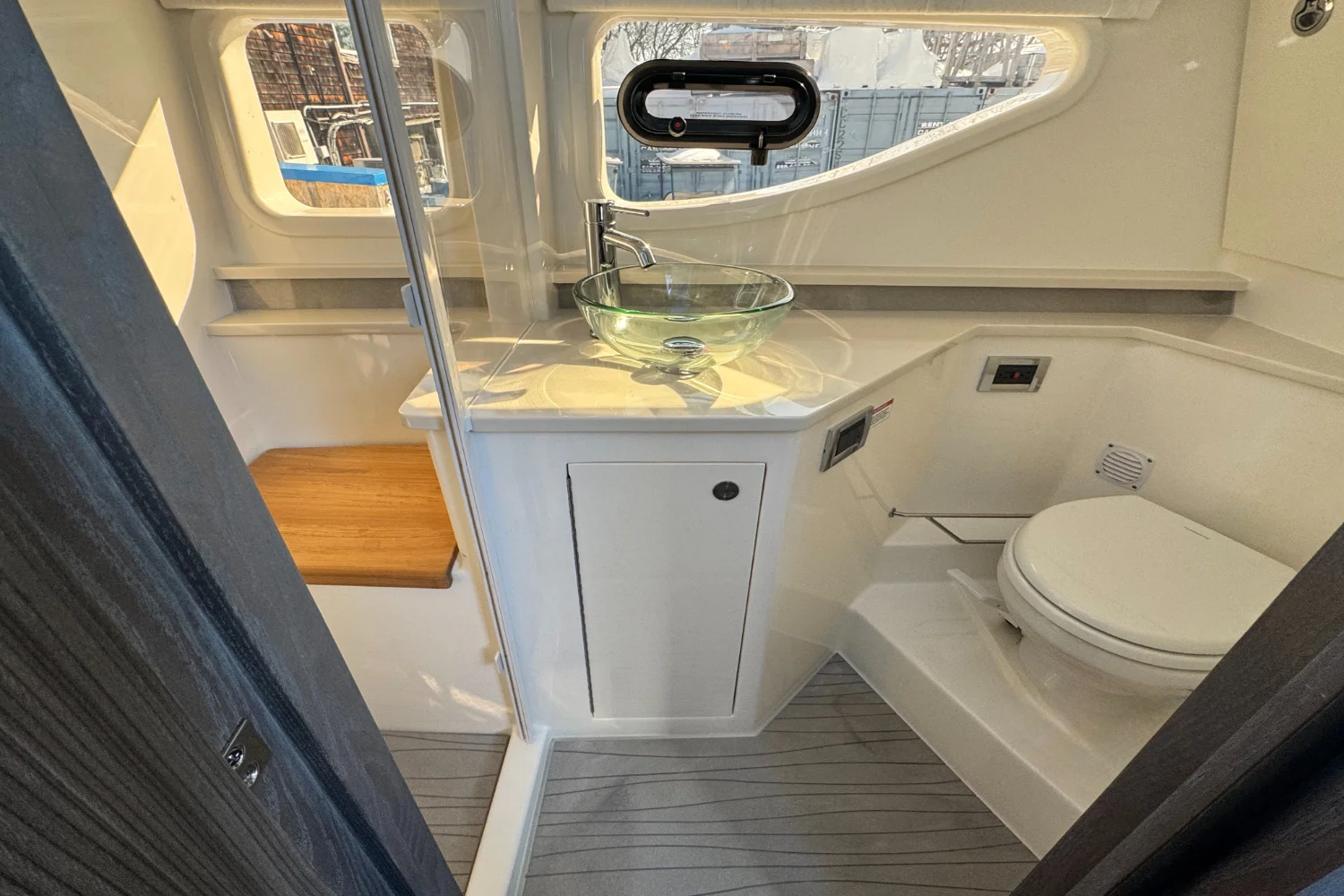 2026 Sea Ray Sundancer 370 Outboard Image Thumbnail #26