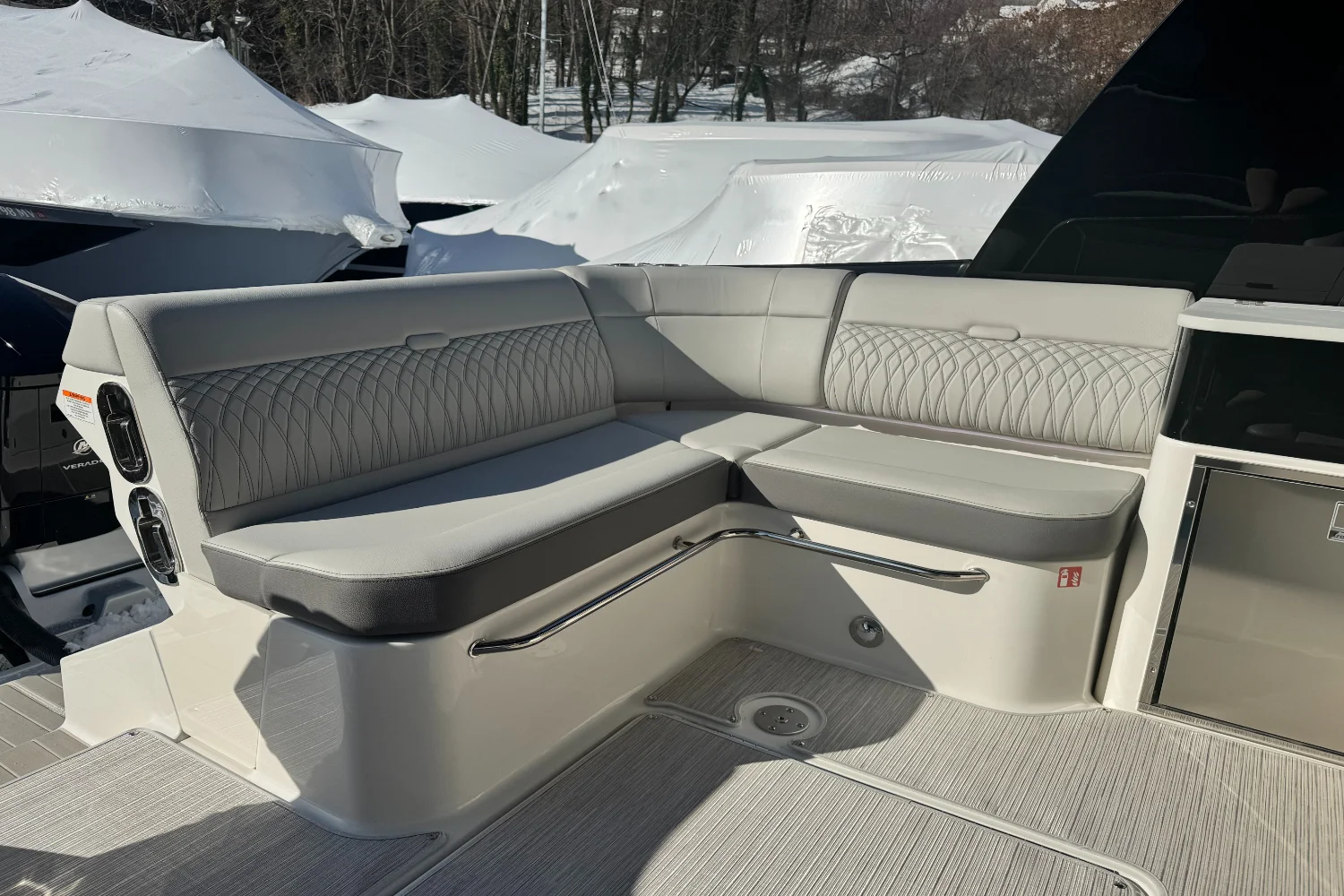 2026 Sea Ray Sundancer 370 Outboard Image Thumbnail #8