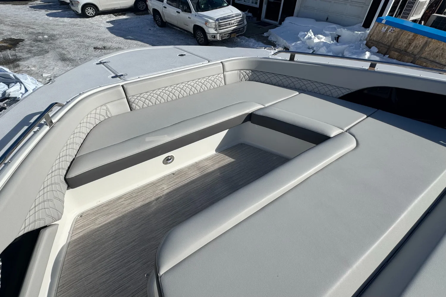 2026 Sea Ray Sundancer 370 Outboard Image Thumbnail #35