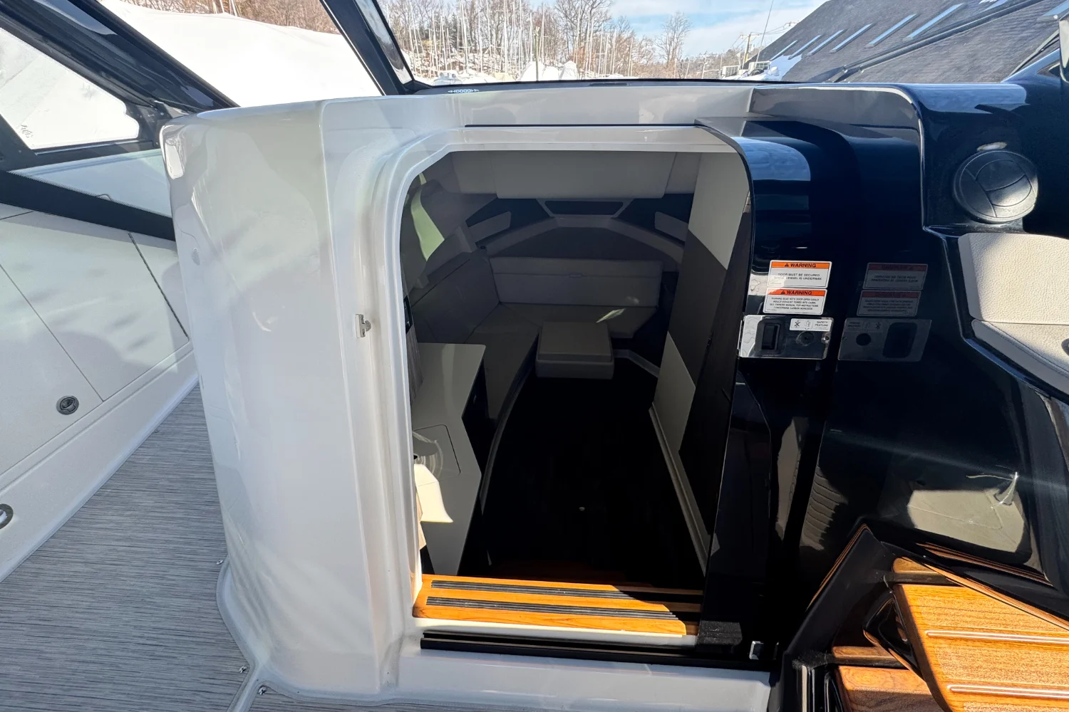 2026 Sea Ray Sundancer 370 Outboard Image Thumbnail #20