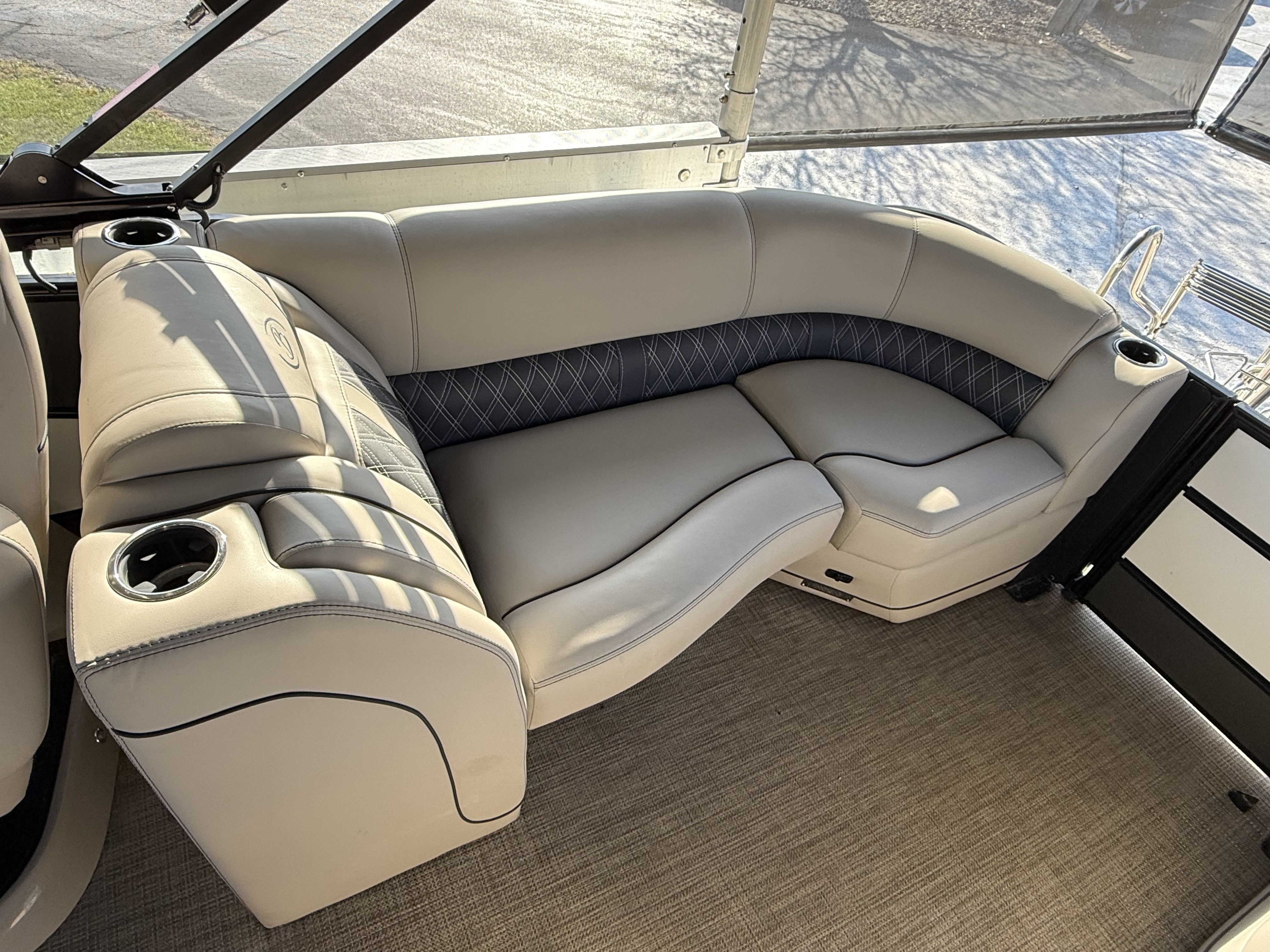 2021 Barletta L23QC Image Thumbnail #13