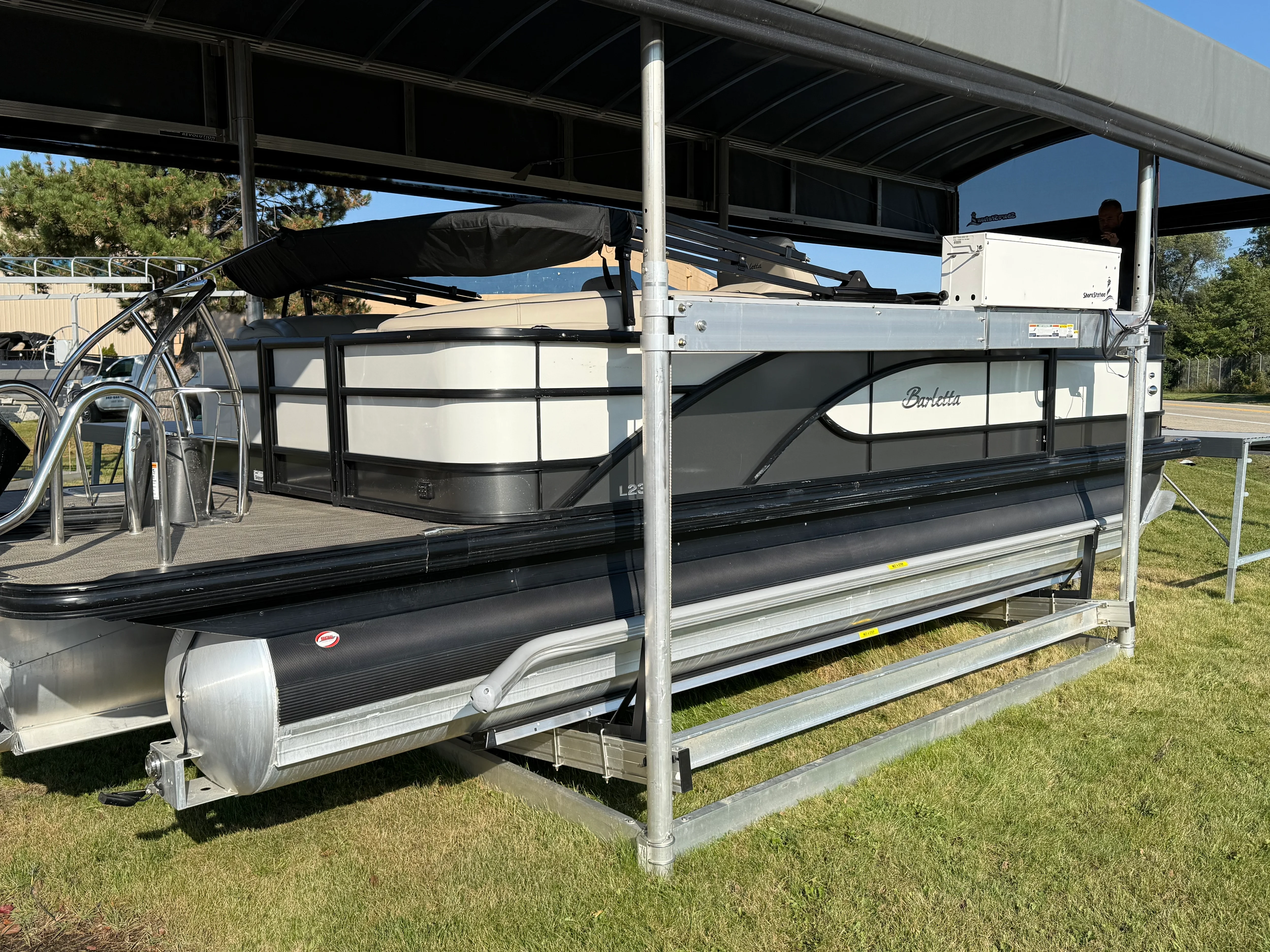 2021 Barletta L23QC Image Thumbnail #2