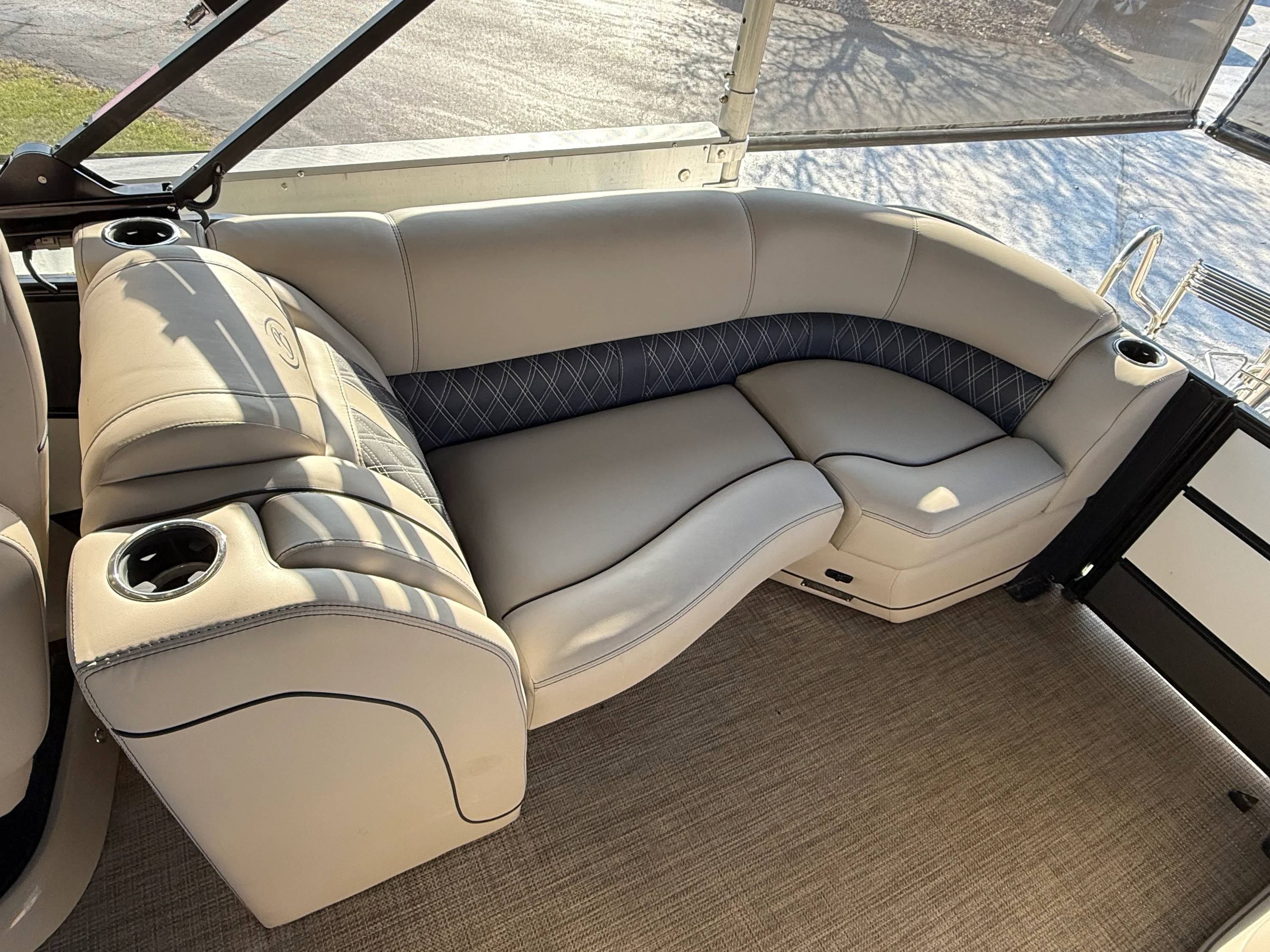 2021 Barletta L23QC Image Thumbnail #13