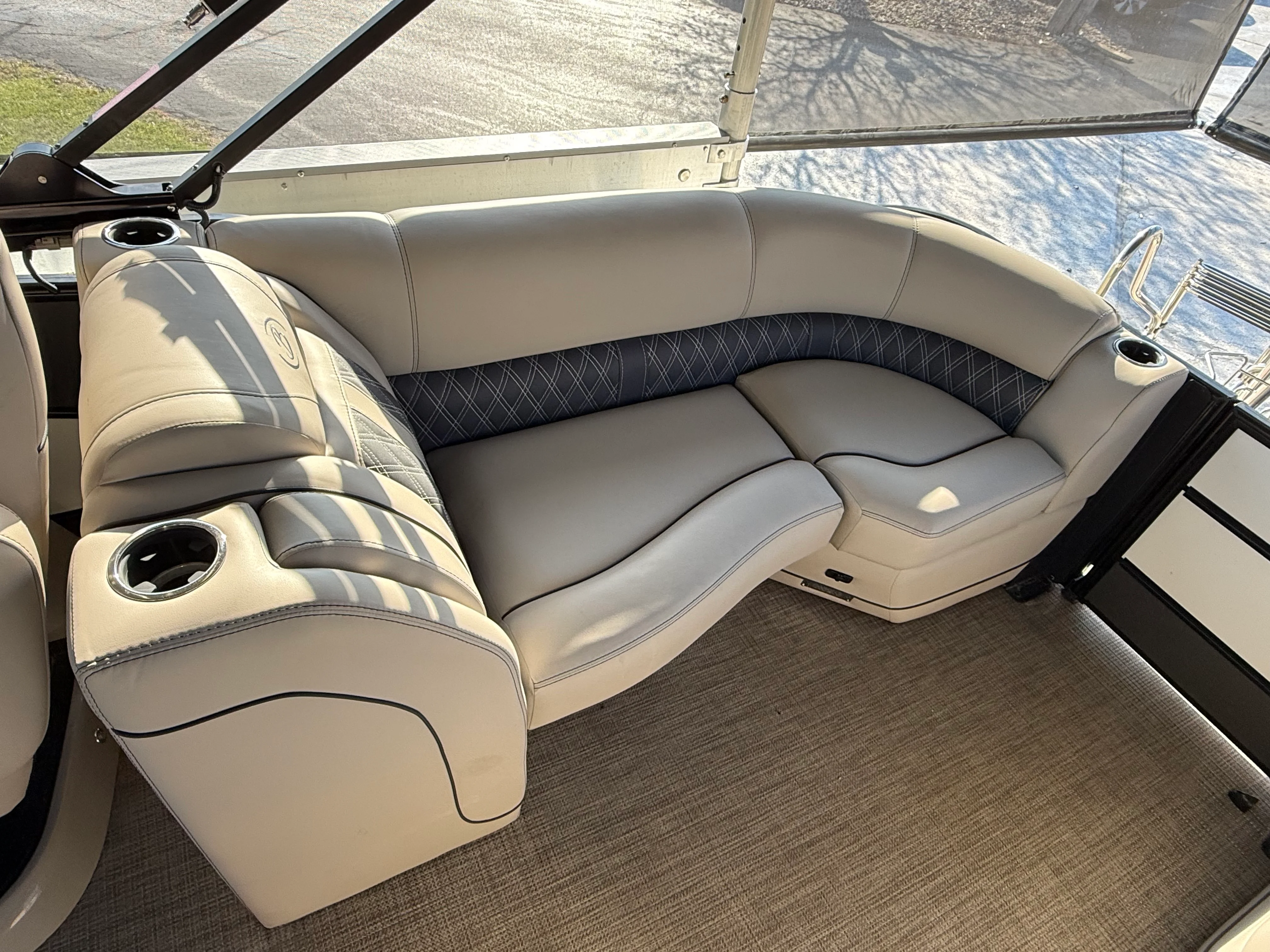 2021 Barletta L23QC Image Thumbnail #13