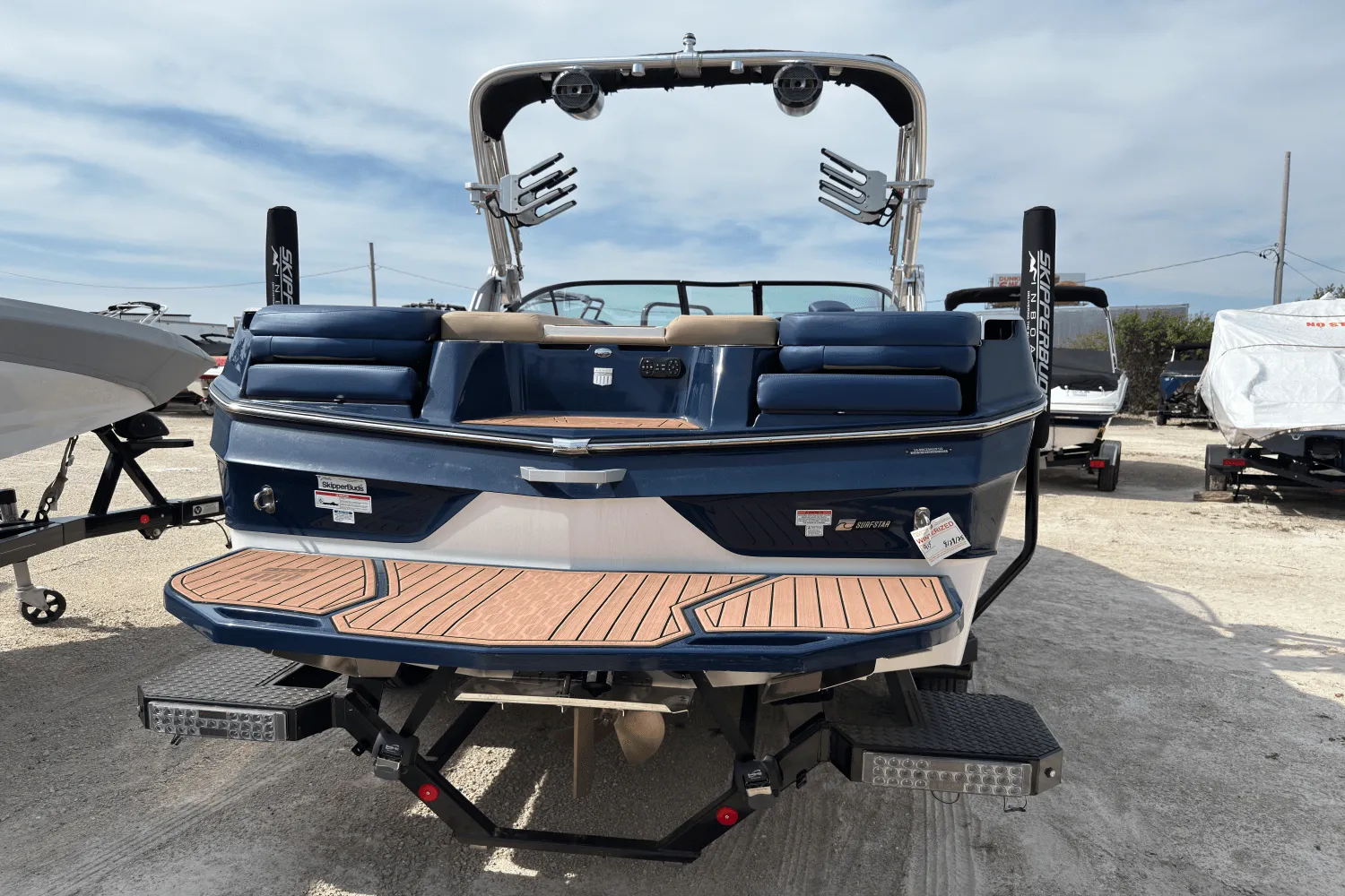 2022 Mastercraft XT23 Image Thumbnail #1