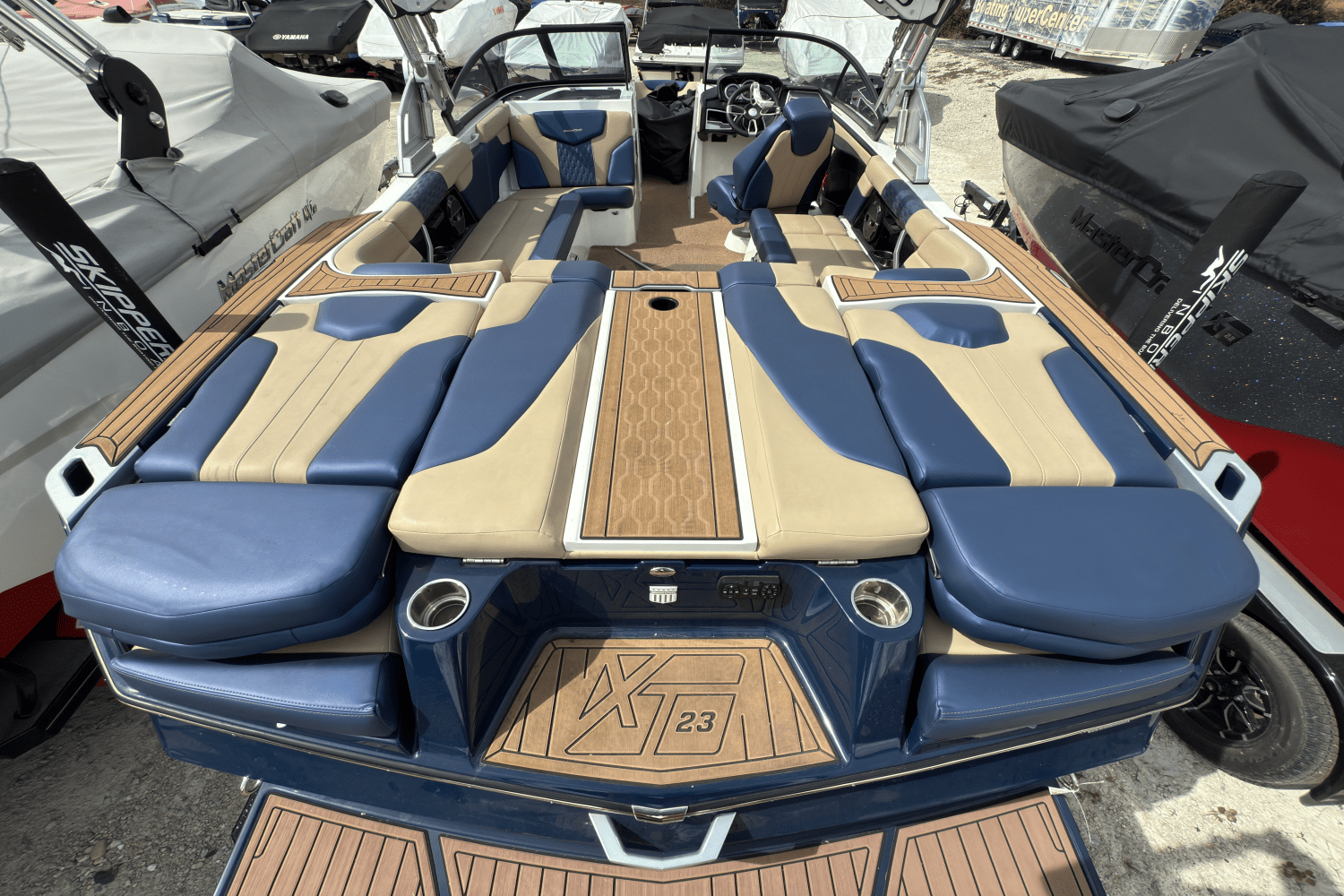 2022 Mastercraft XT23 Image Thumbnail #6