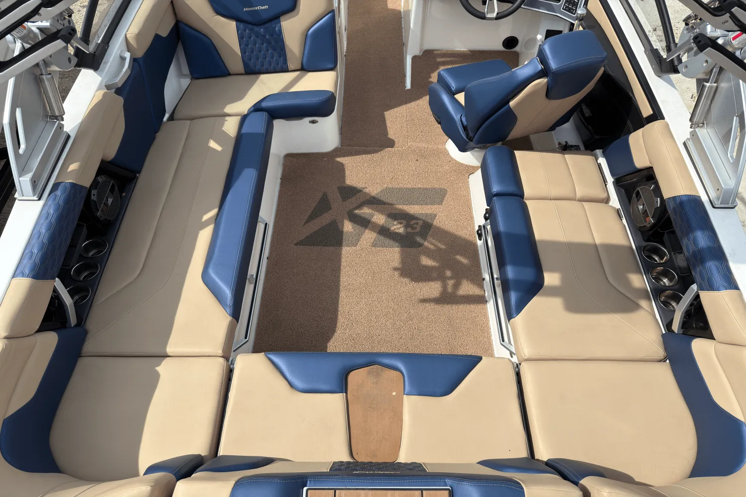 2022 Mastercraft XT23 Image Thumbnail #12