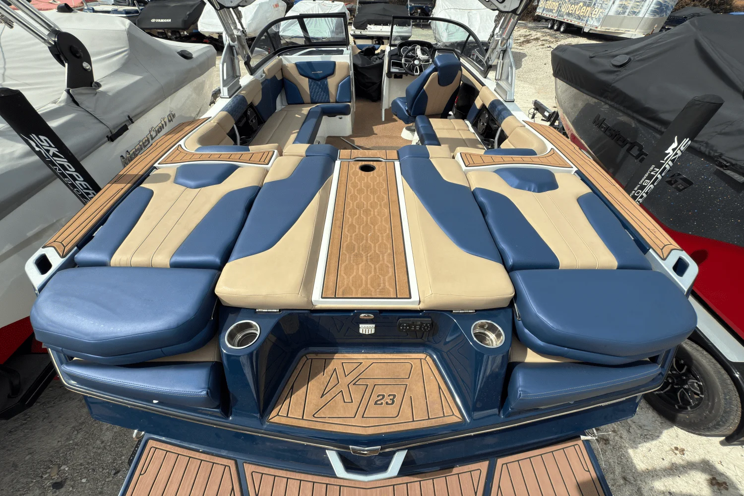 2022 Mastercraft XT23 Image Thumbnail #6