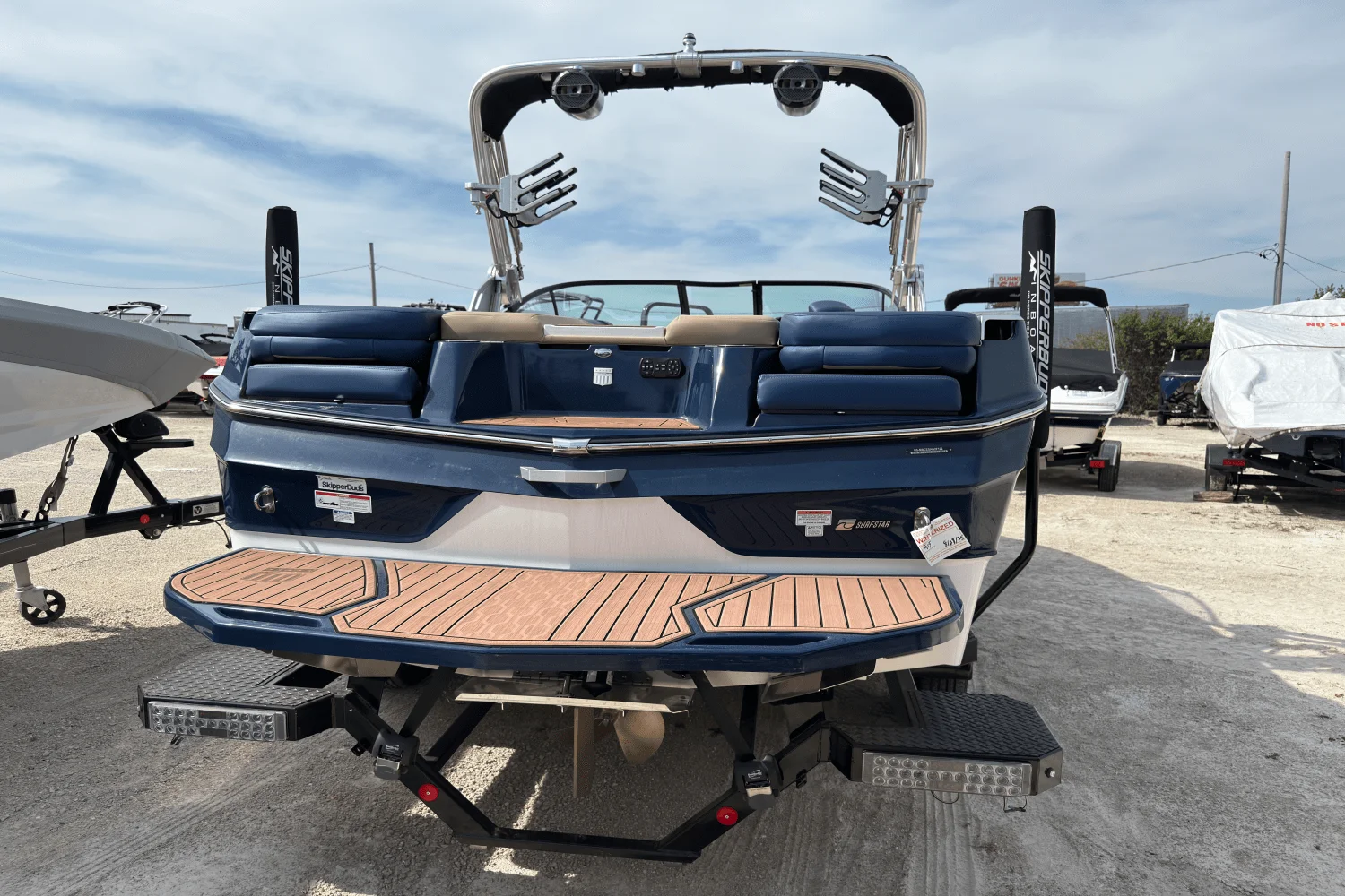 2022 Mastercraft XT23 Image Thumbnail #1