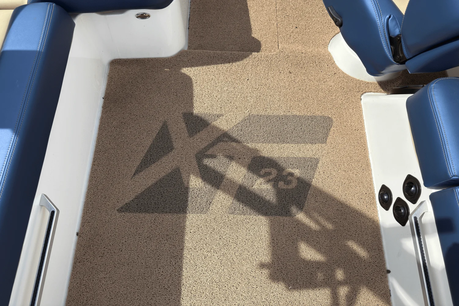 2022 Mastercraft XT23 Image Thumbnail #13