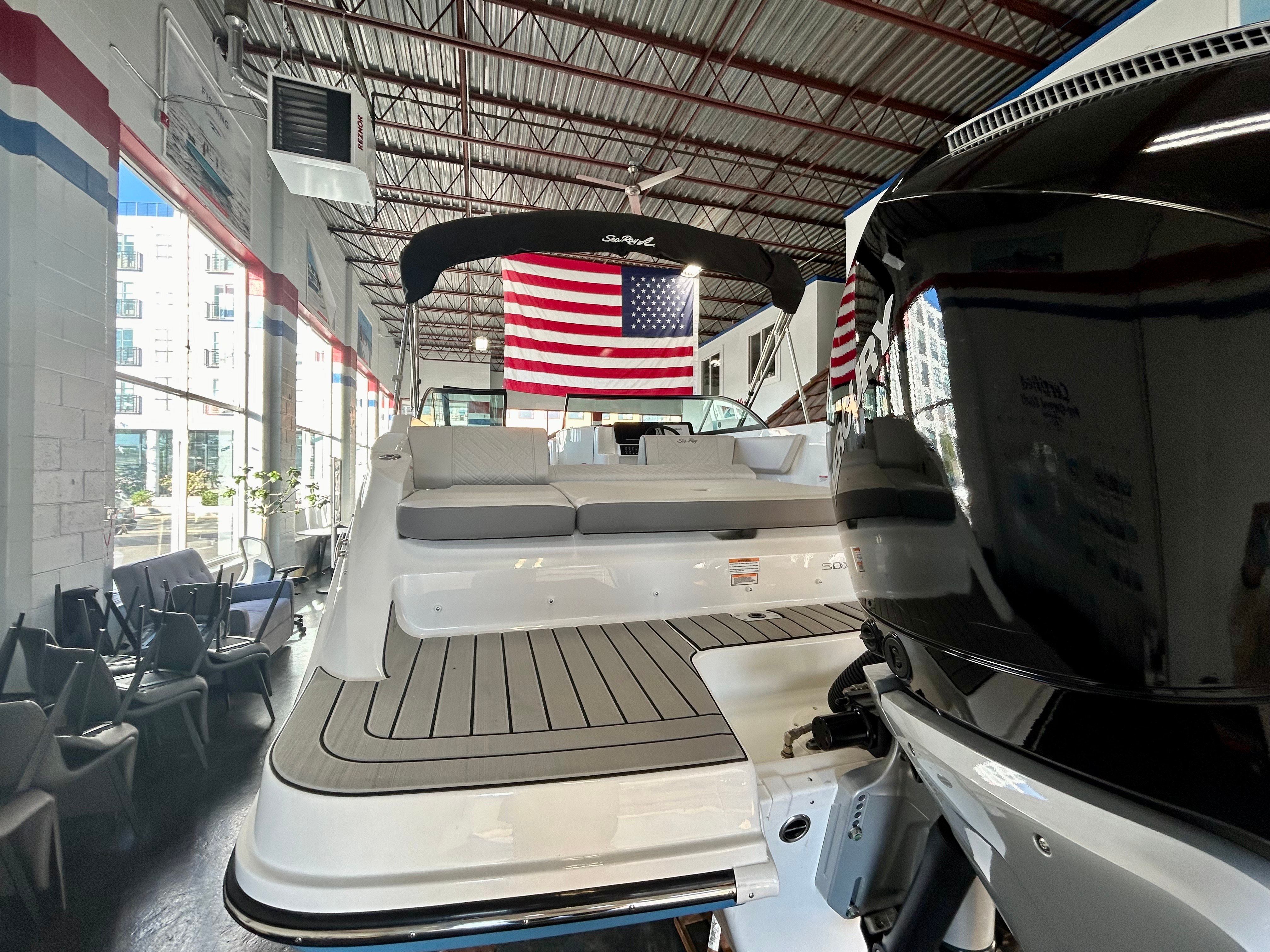 2026 Sea Ray SDX 230 Outboard Image Thumbnail #5