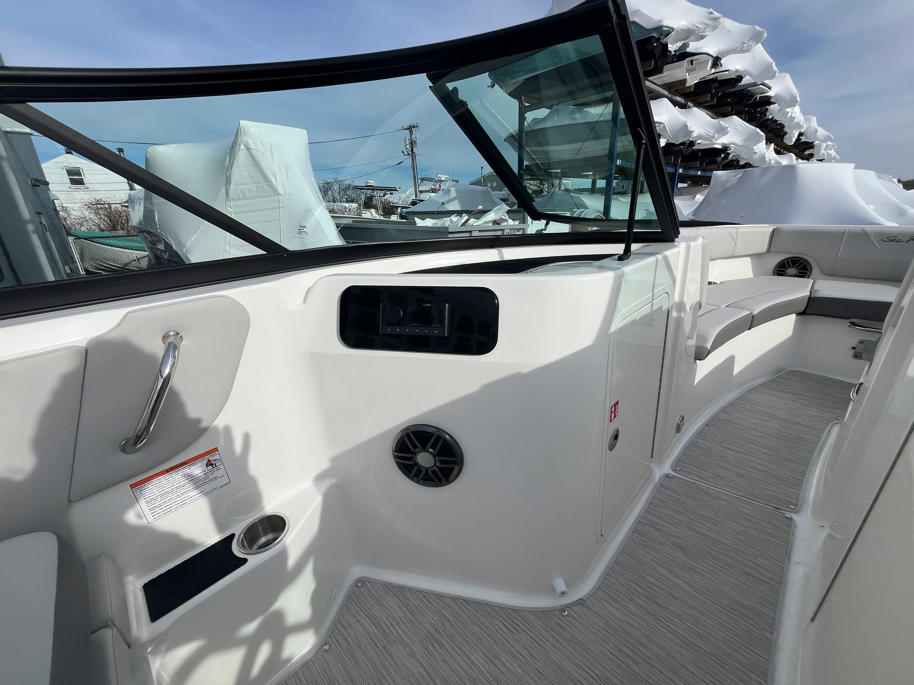 2026 Sea Ray SDX 230 Outboard Image Thumbnail #13