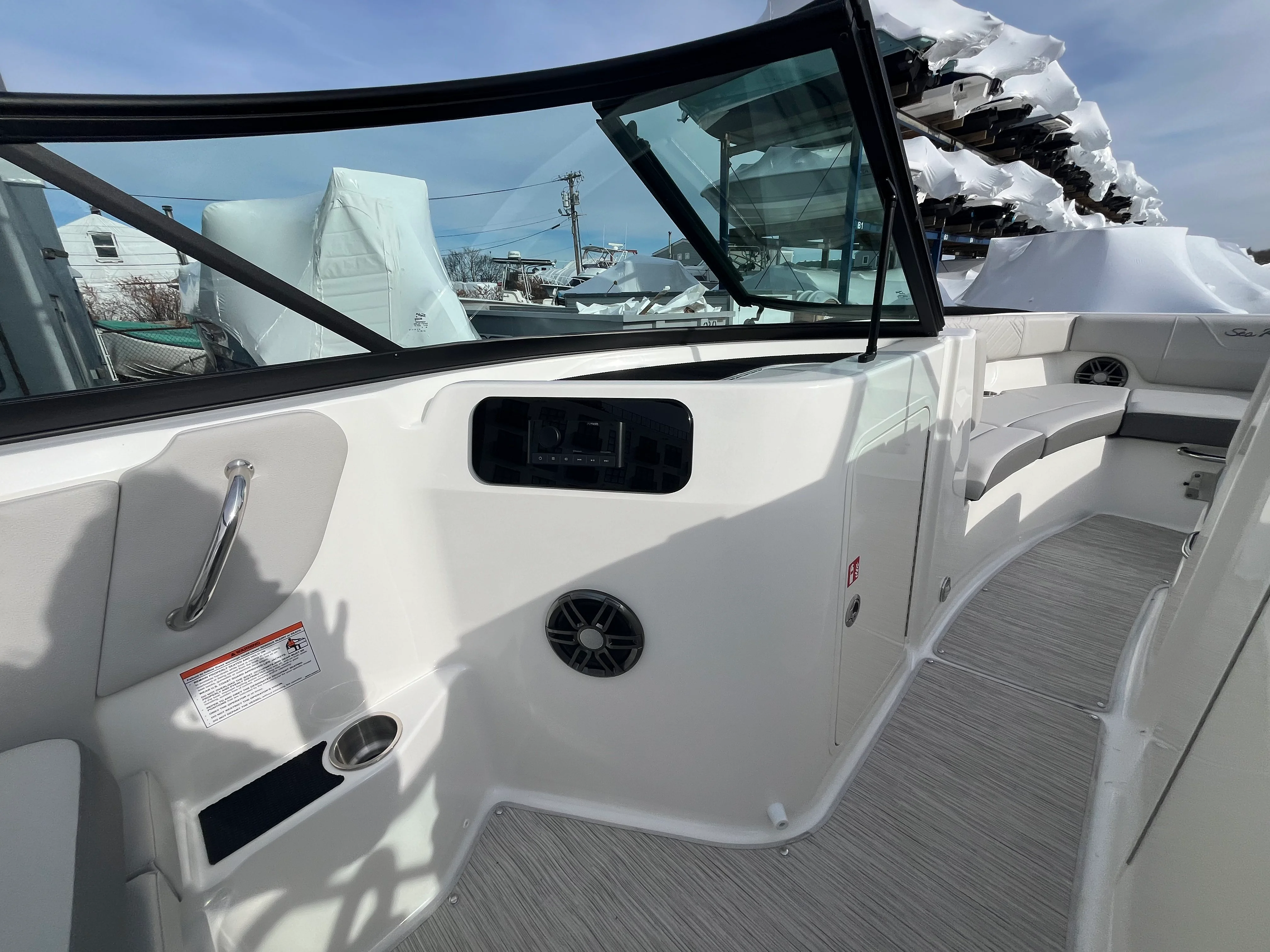 2026 Sea Ray SDX 230 Outboard Image Thumbnail #13